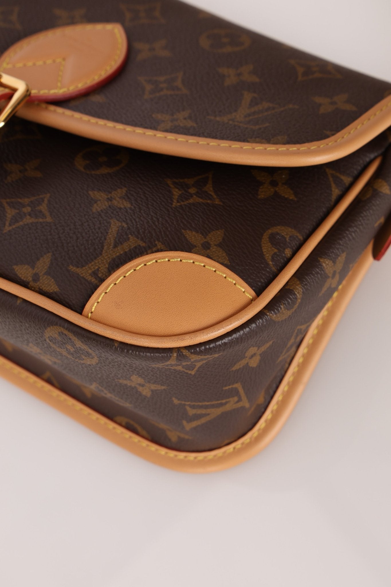 Louis Vuitton Monogram Canvas Diane w Straps - FashioNica