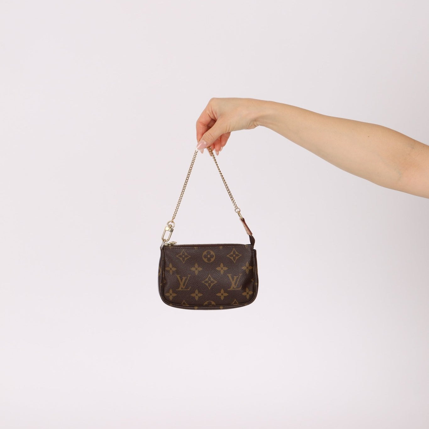 Louis Vuitton Monogram Chain Pochette - FashioNica