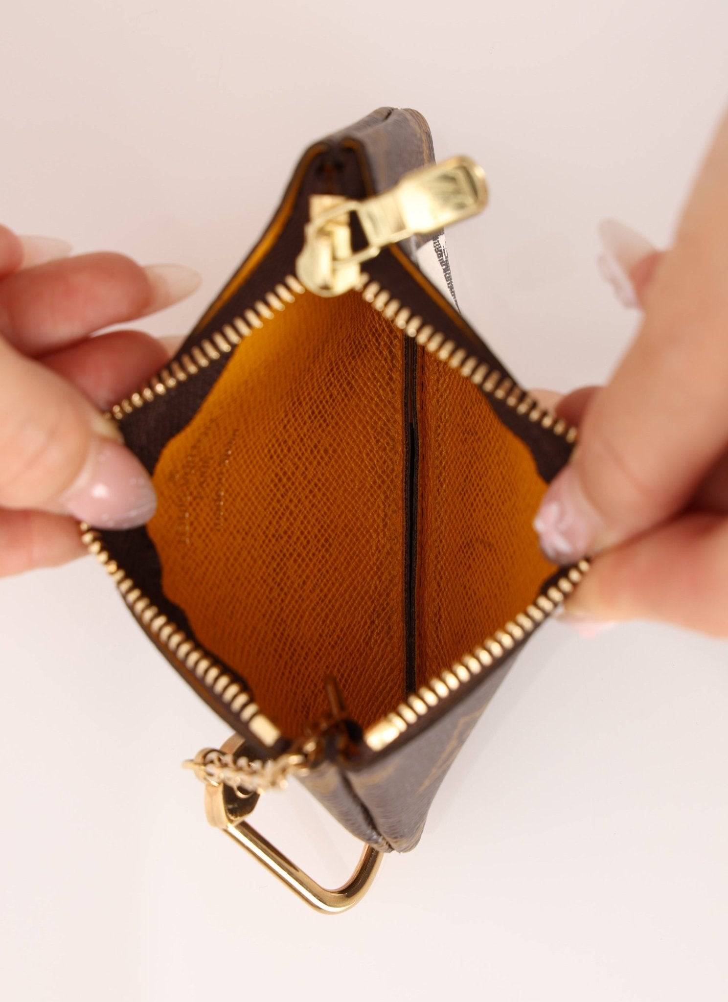 Louis Vuitton Monogram Groom Key Pouch - FashioNica