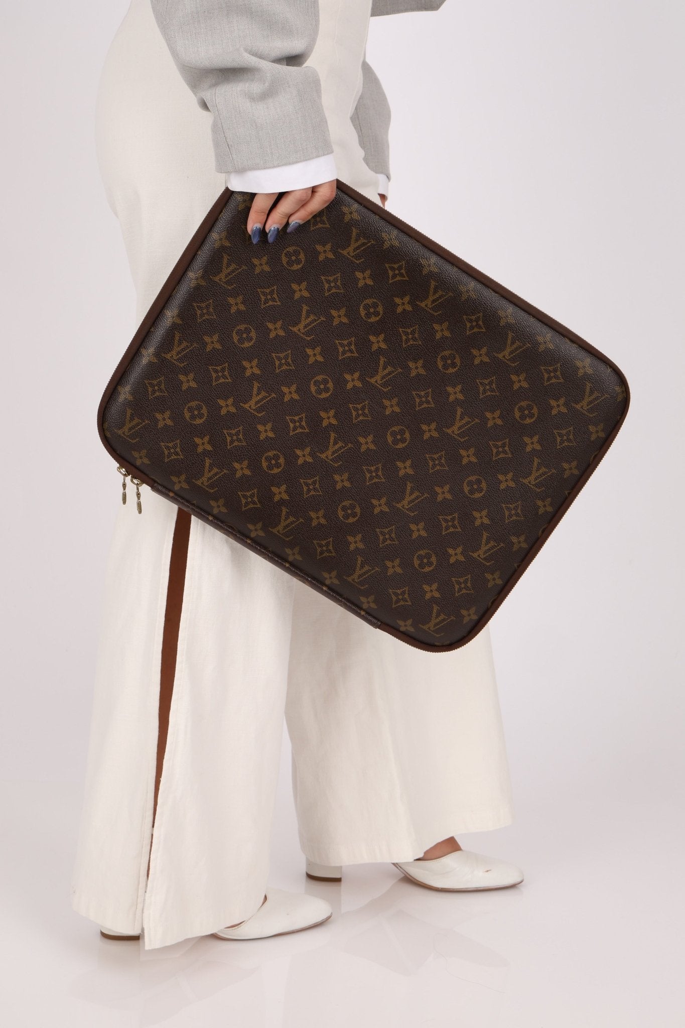 Louis Vuitton Monogram Laptop Sleeve MM - FashioNica