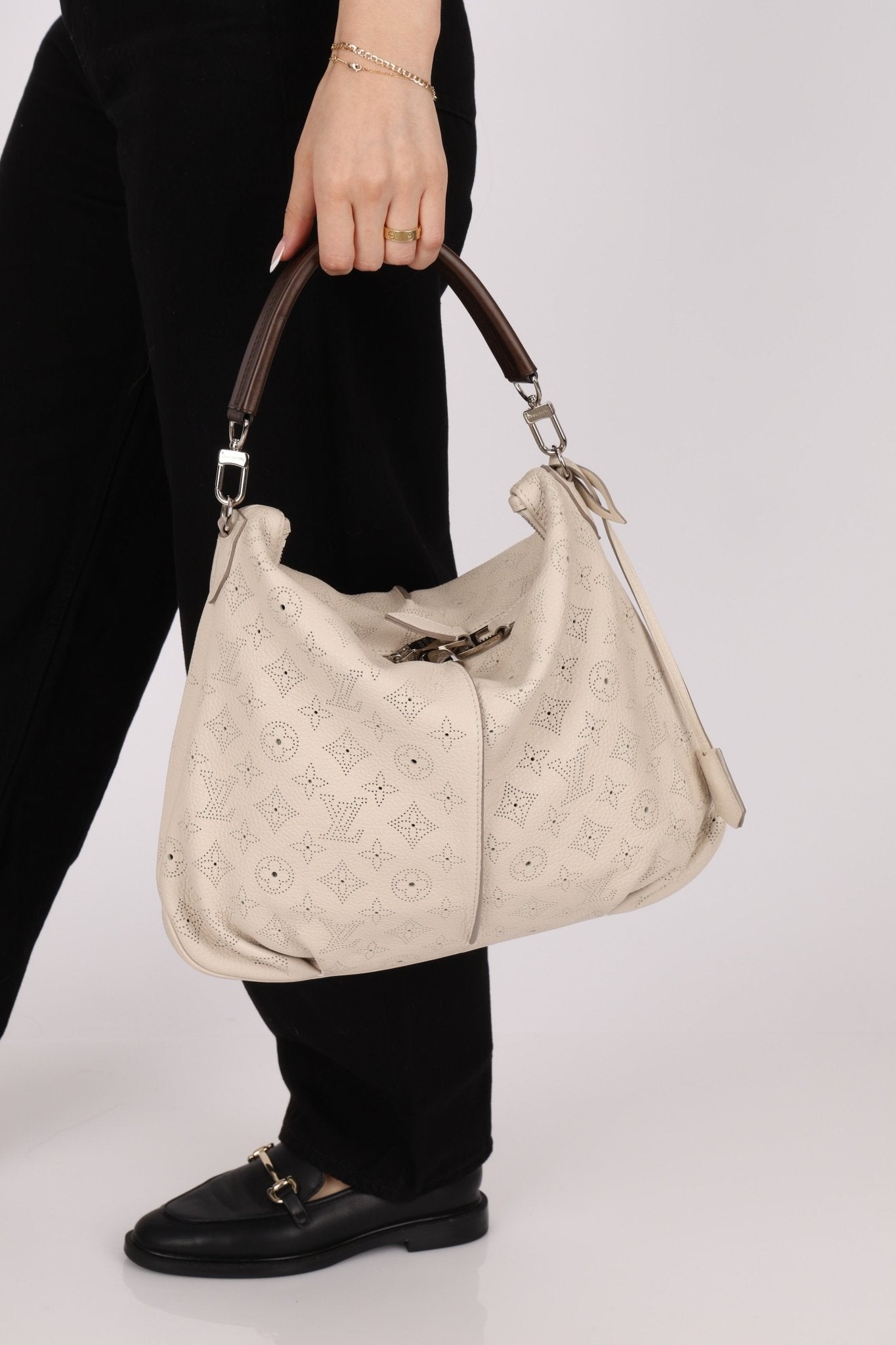 Louis Vuitton Monogram Mahina MM with Pouch - FashioNica