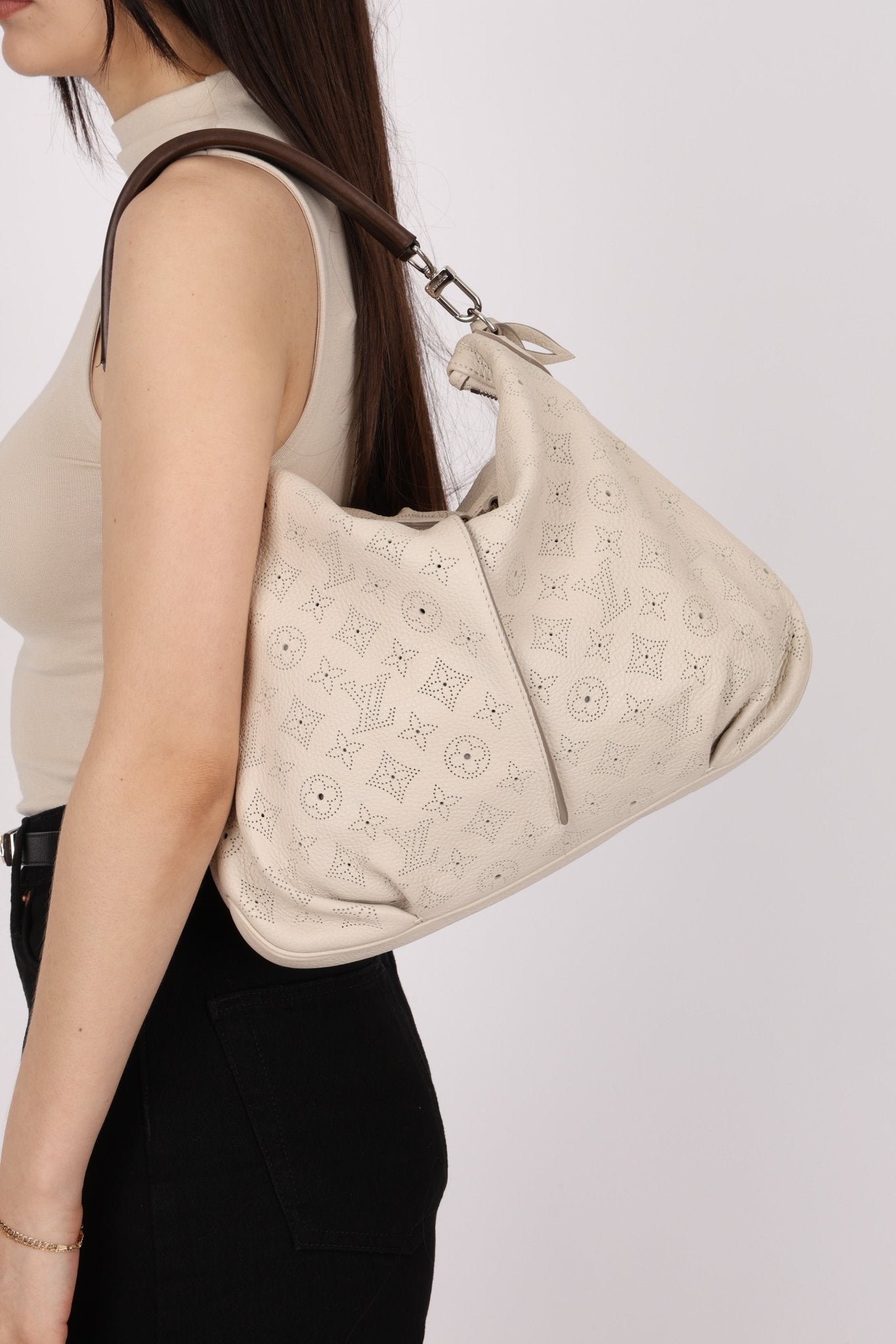 Louis Vuitton Monogram Mahina MM with Pouch - FashioNica