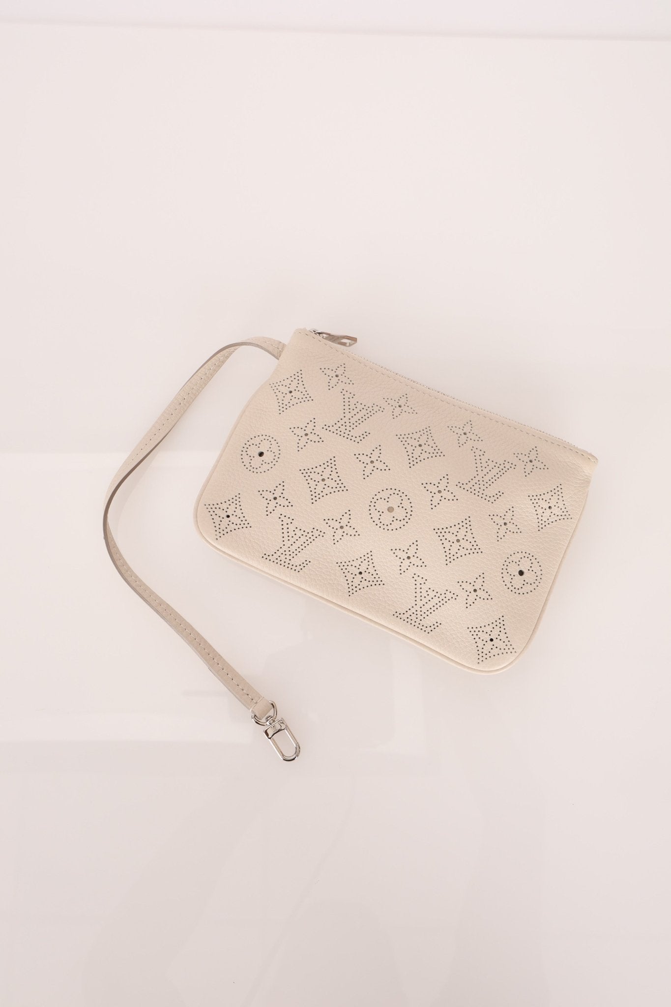 Louis Vuitton Monogram Mahina MM with Pouch - FashioNica