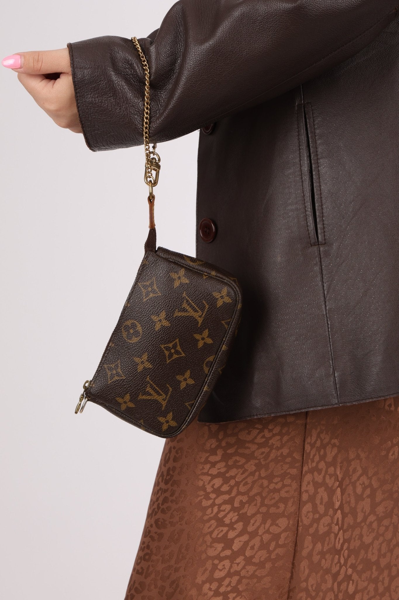 Louis Vuitton Monogram Mini Chain Pochette - FashioNica