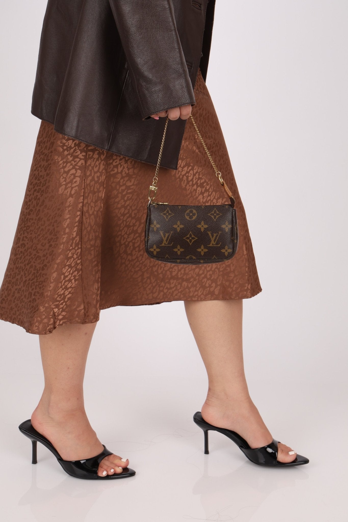 Louis Vuitton Monogram Mini Chain Pochette - FashioNica