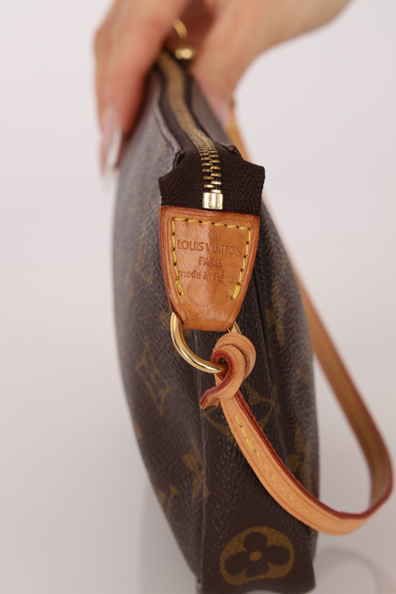 Louis Vuitton Monogram Pochette - FashioNica