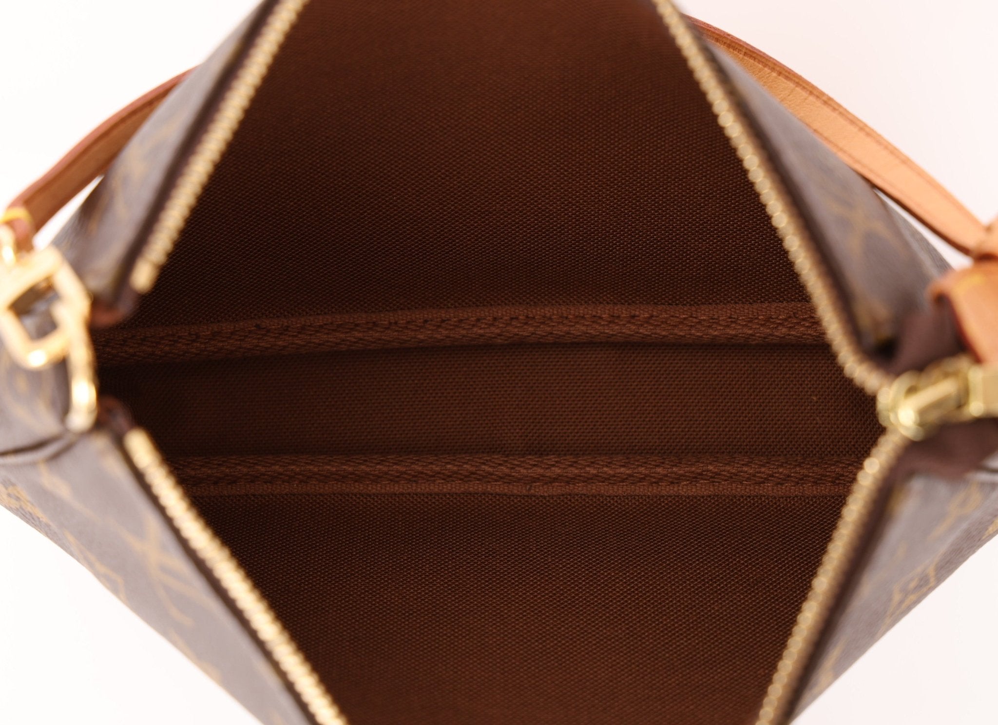 Louis Vuitton Monogram Pochette - FashioNica