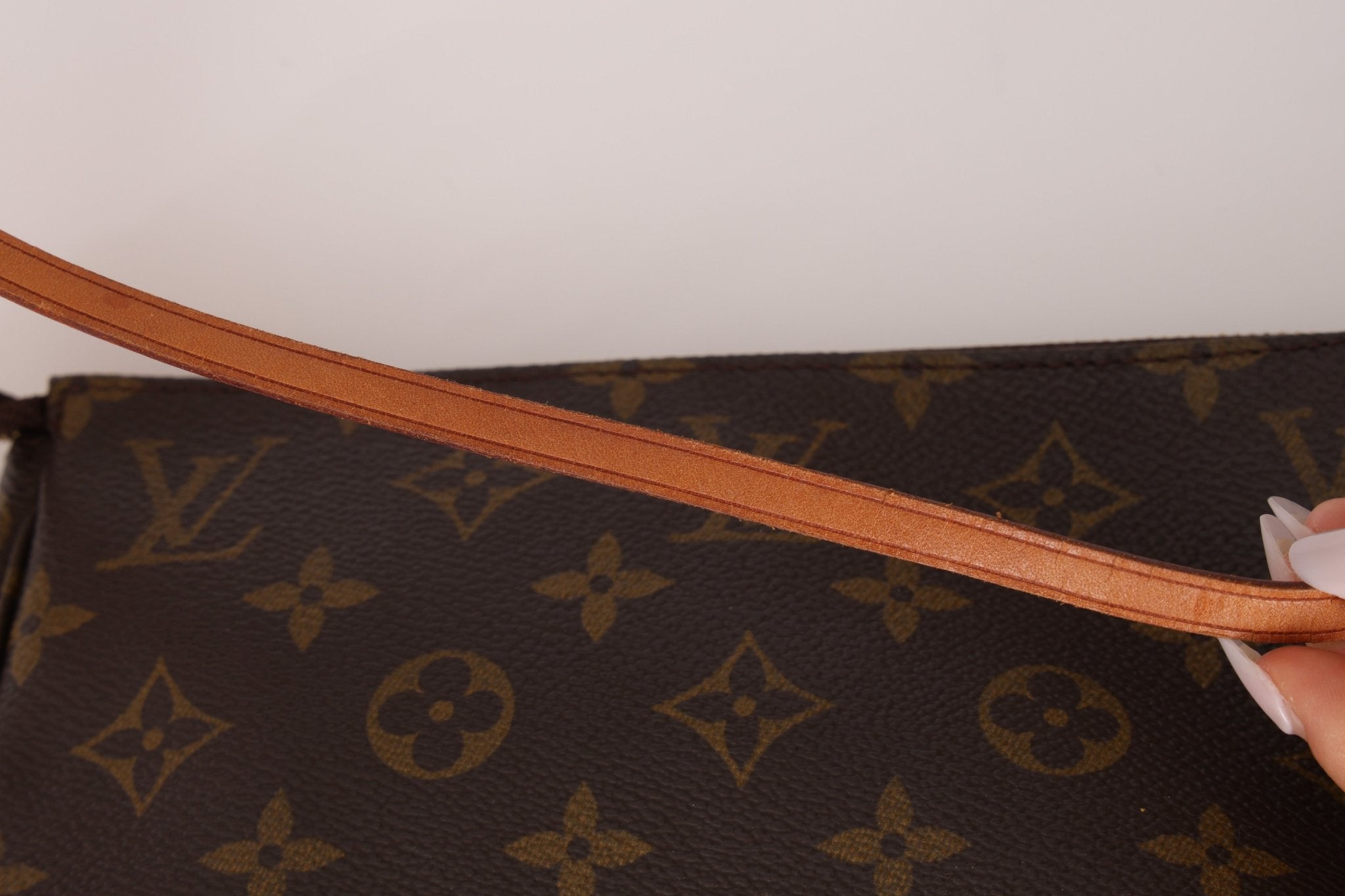 Louis Vuitton Monogram Pochette - FashioNica