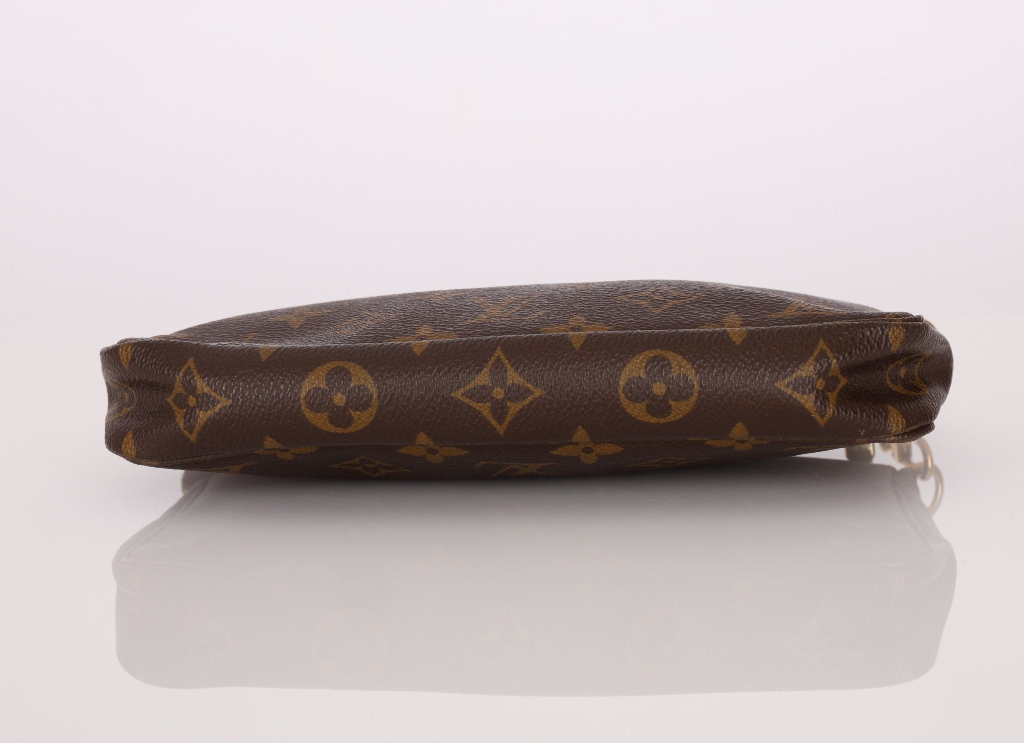 Louis Vuitton Monogram Pochette - FashioNica