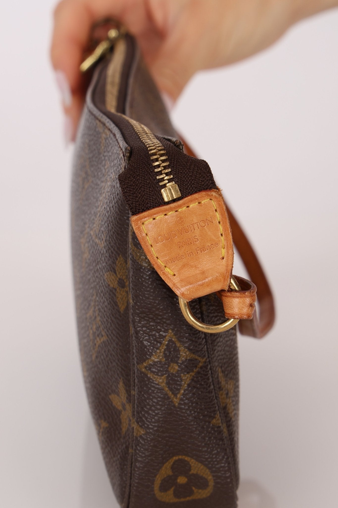 Louis Vuitton Monogram Pochette - FashioNica