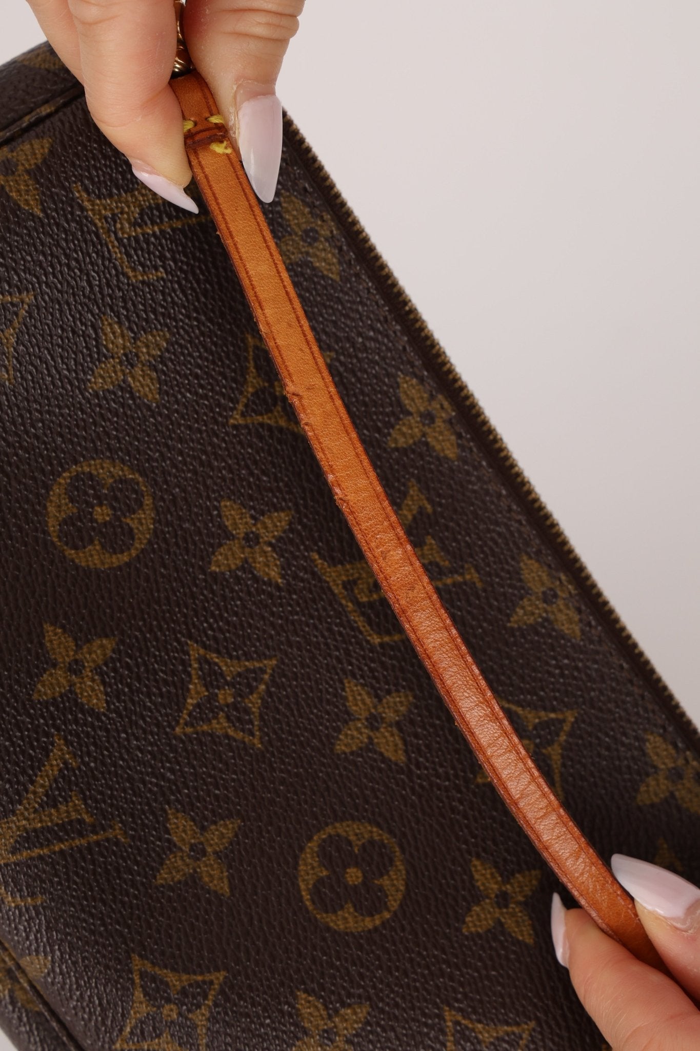 Louis Vuitton Monogram Pochette - FashioNica