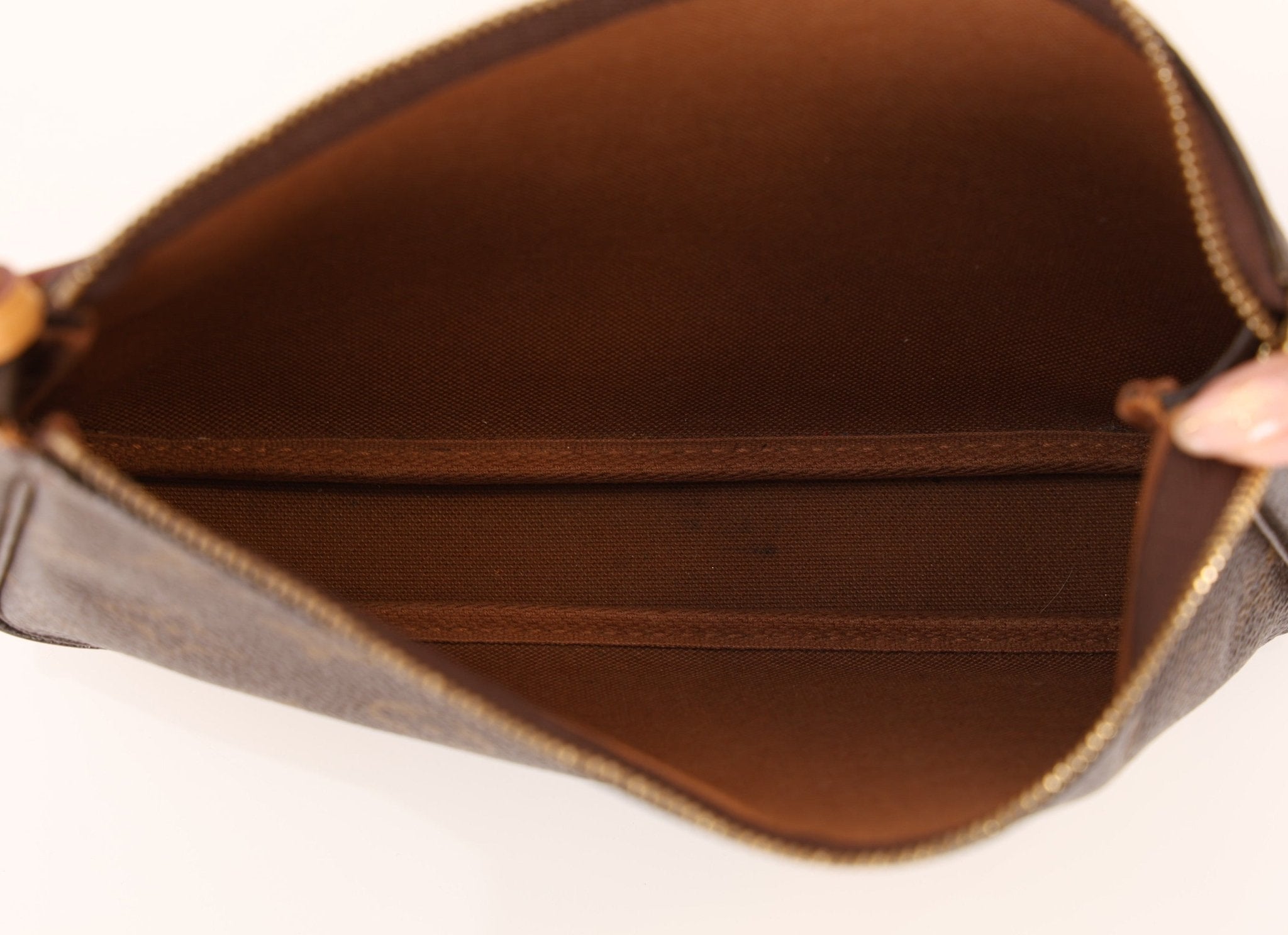 Louis Vuitton Monogram Pochette - FashioNica