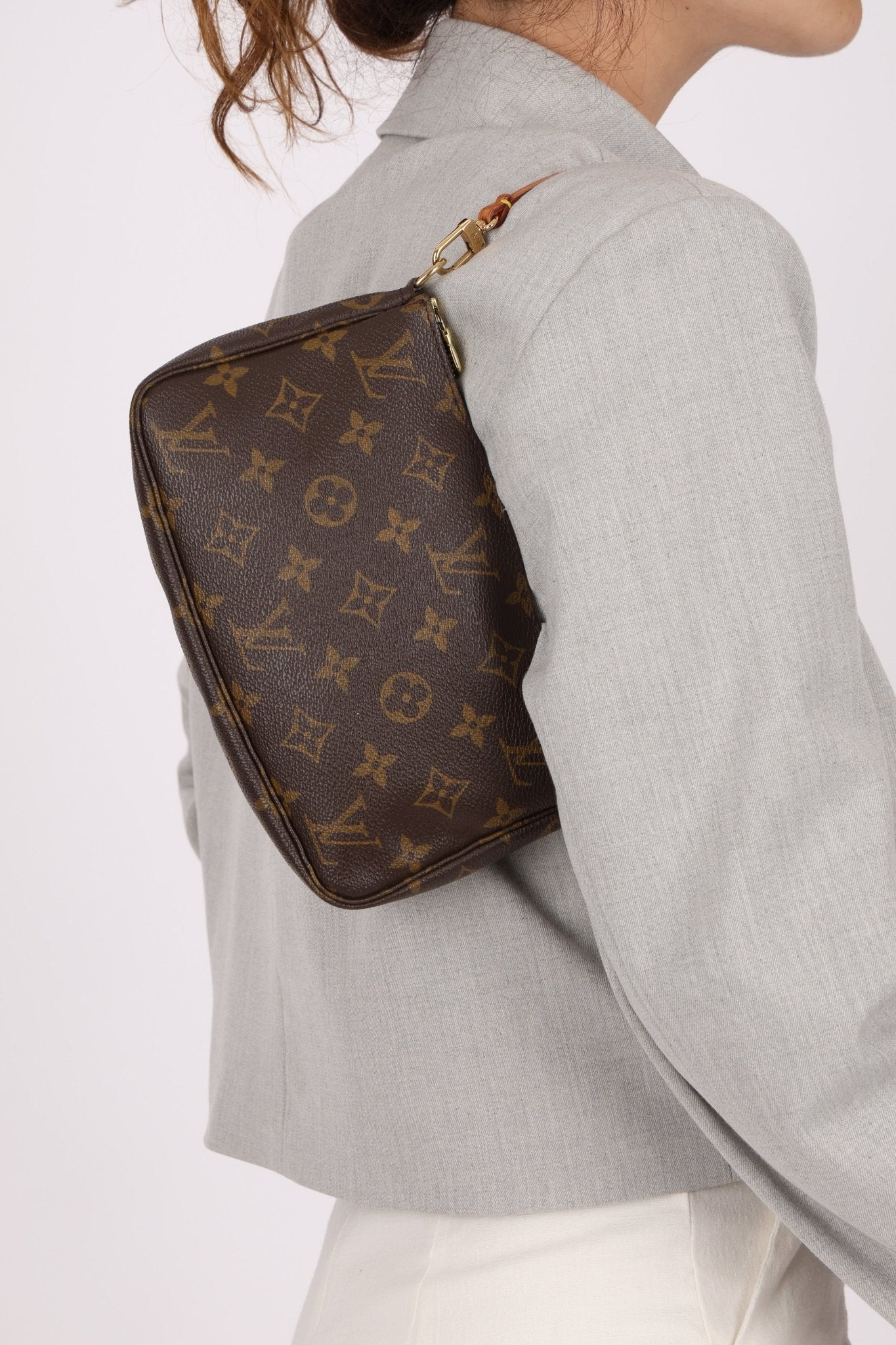 Louis Vuitton Monogram Pochette - FashioNica