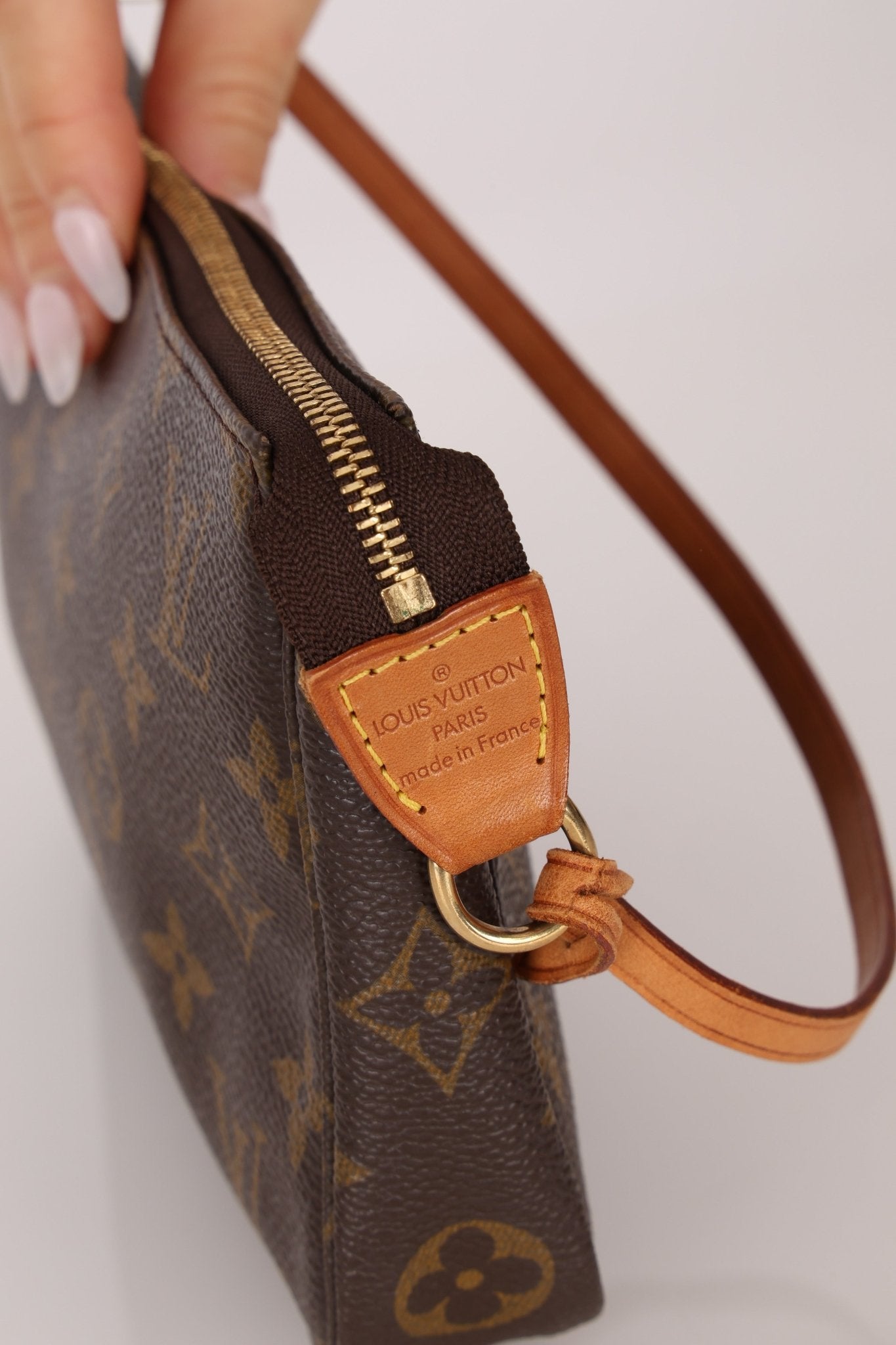 Louis Vuitton Monogram Pochette - FashioNica