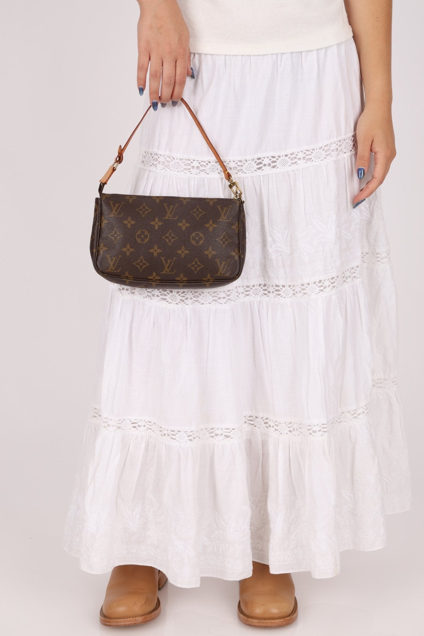 Louis Vuitton Monogram Pochette - FashioNica