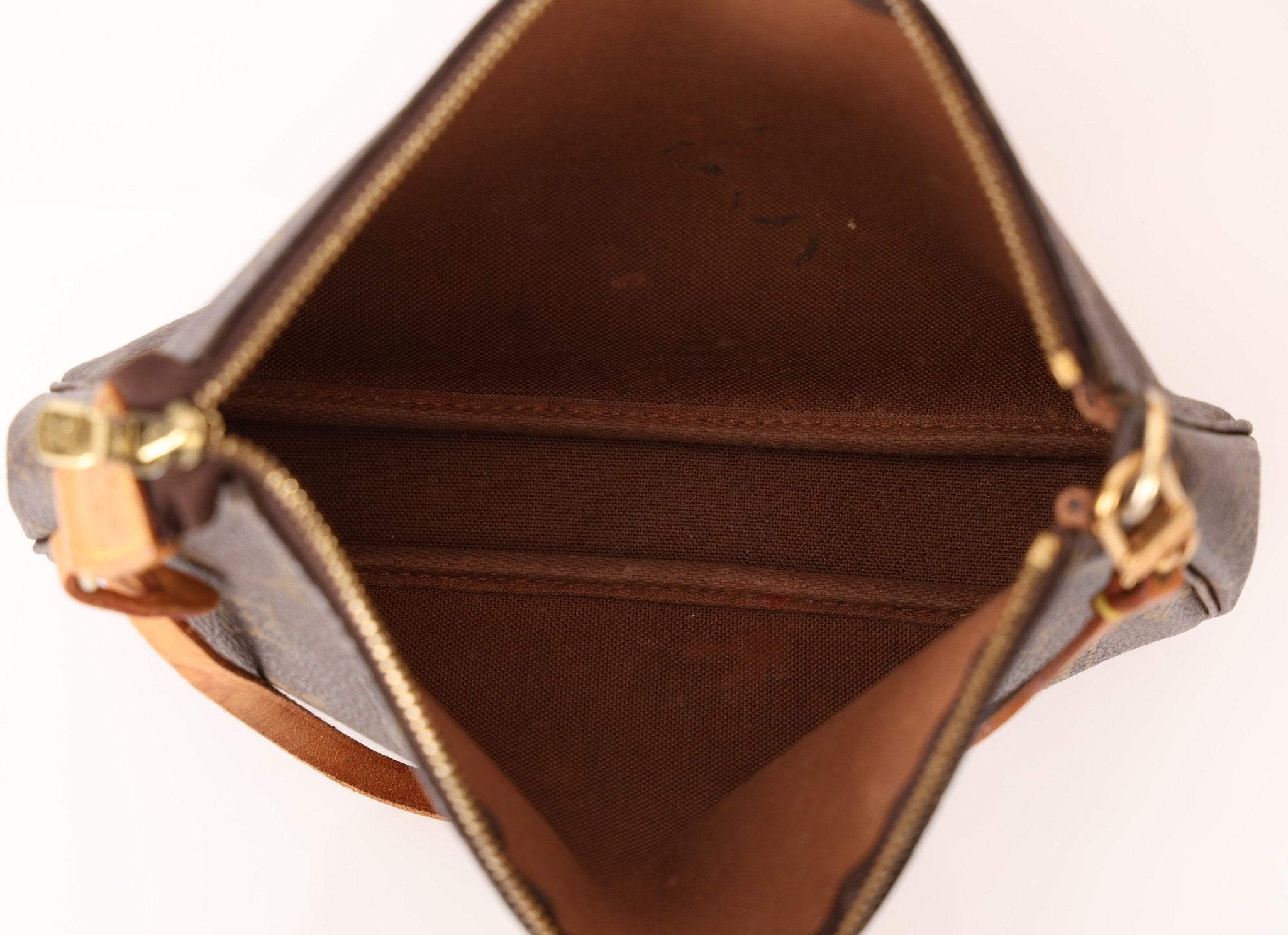 Louis Vuitton Monogram Pochette - FashioNica