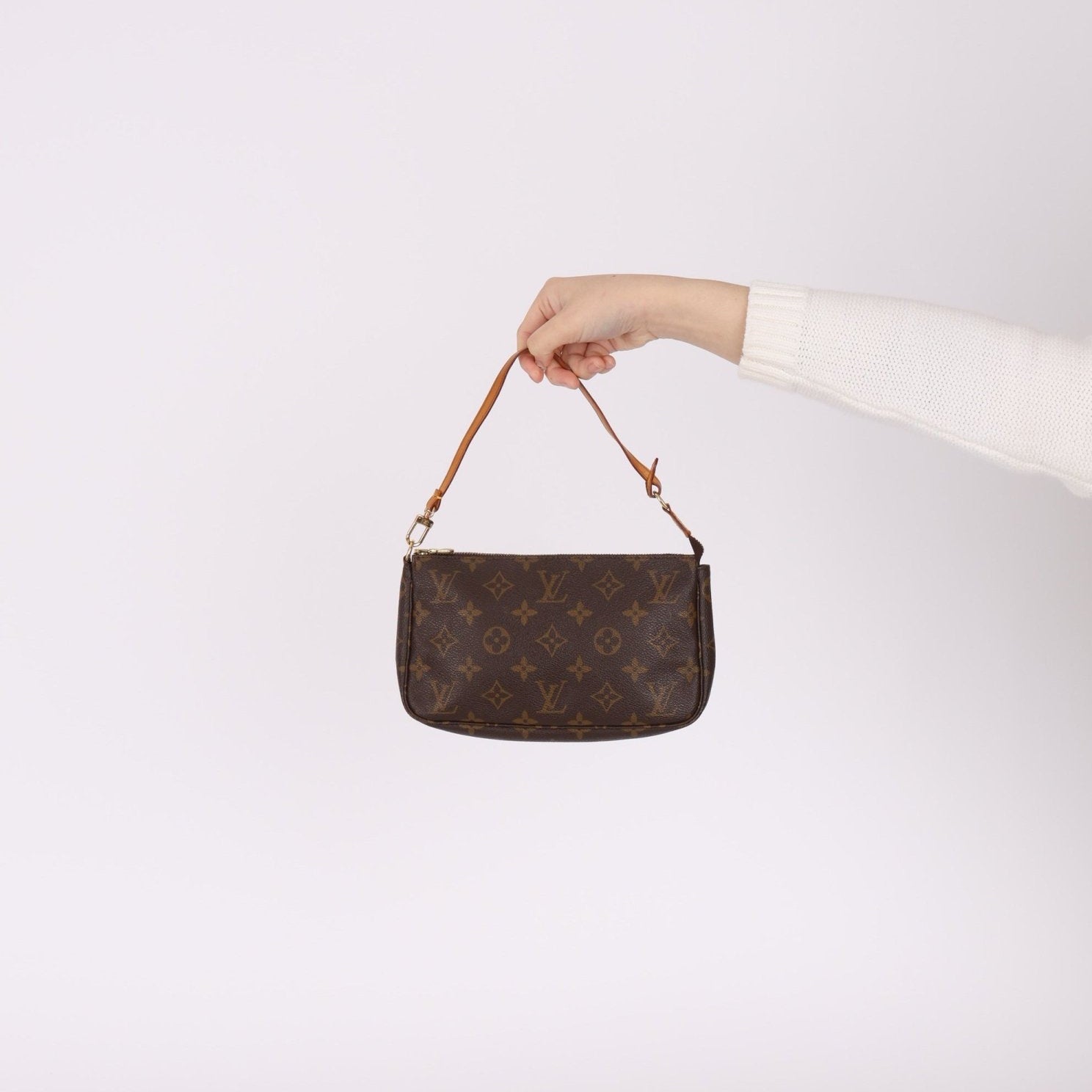 Louis Vuitton Monogram Pochette - FashioNica