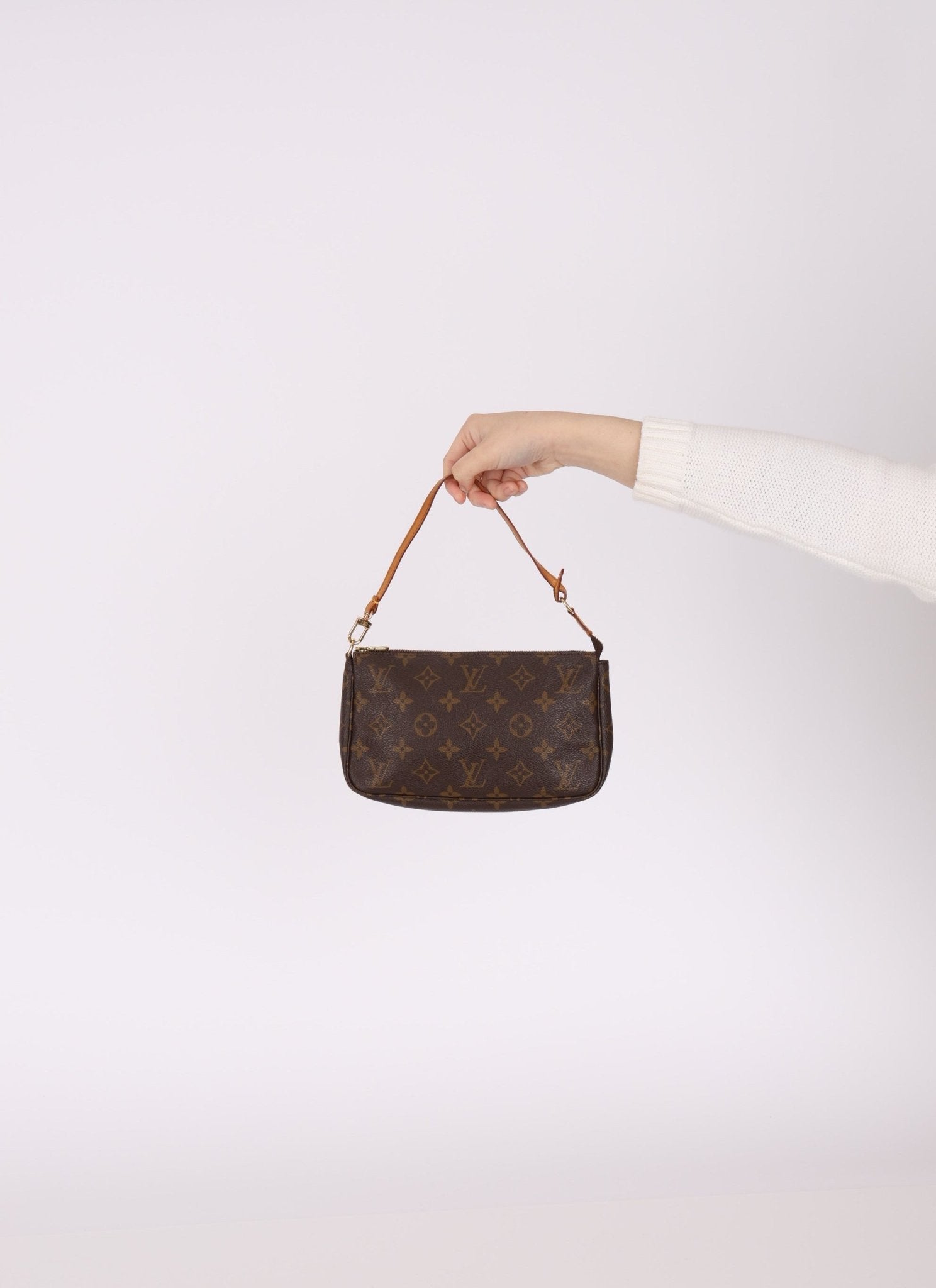 Louis Vuitton Monogram Pochette - FashioNica