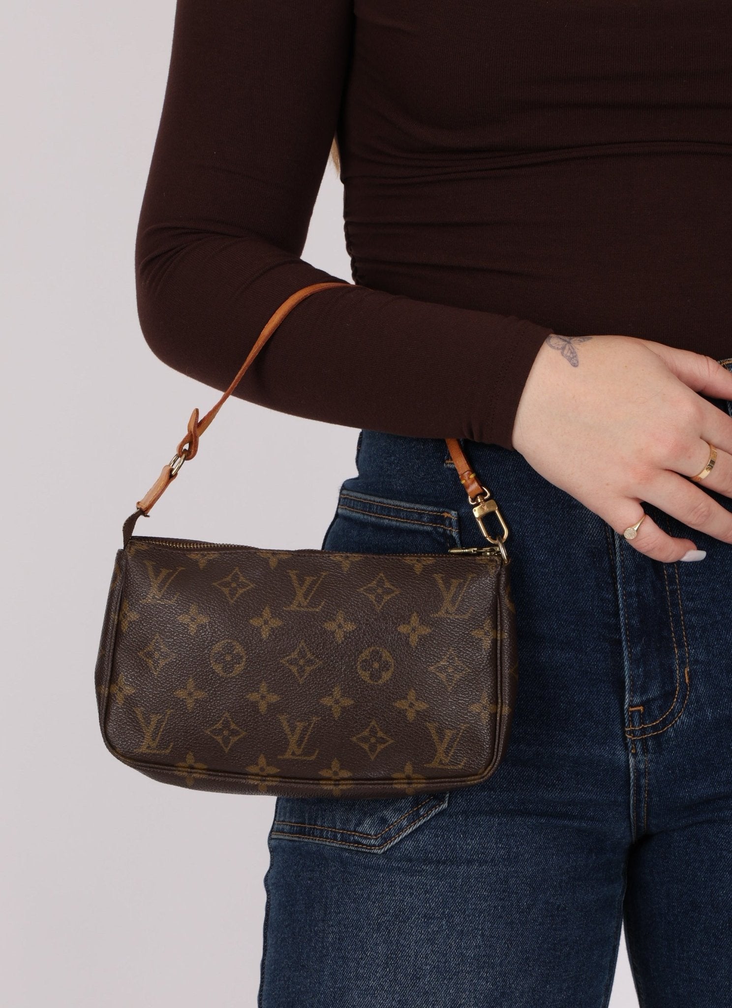 Louis Vuitton Monogram Pochette - FashioNica