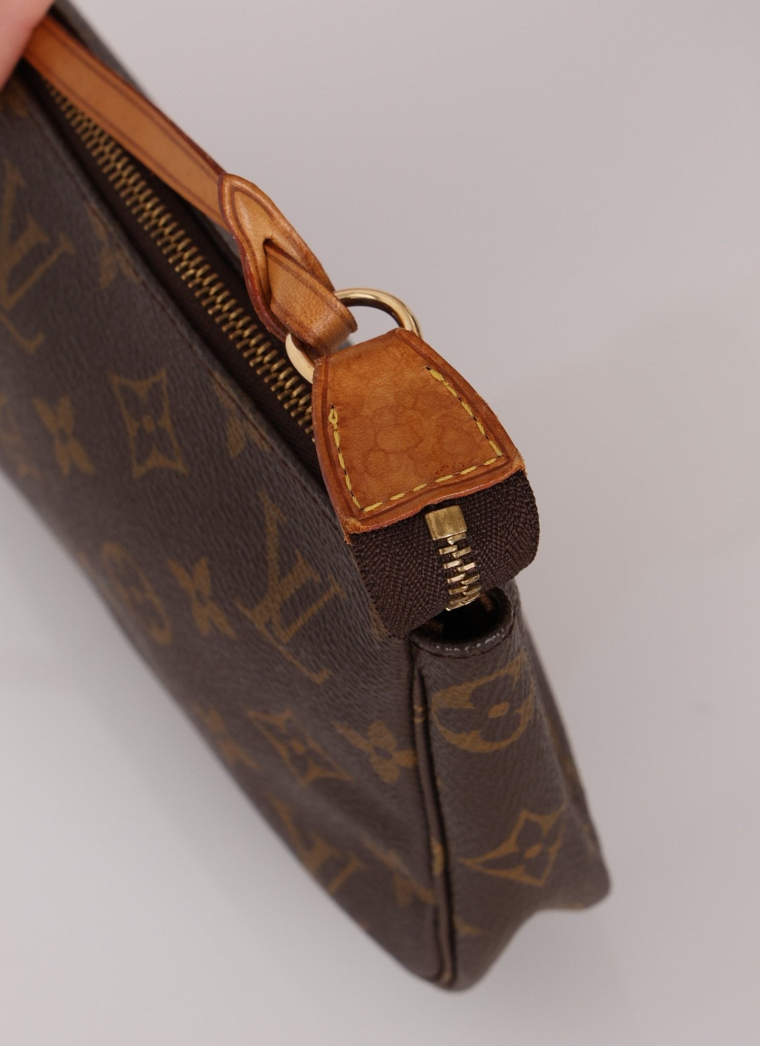 Louis Vuitton Monogram Pochette - FashioNica