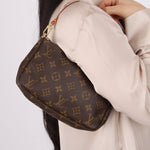 Louis Vuitton Monogram Pochette - FashioNica