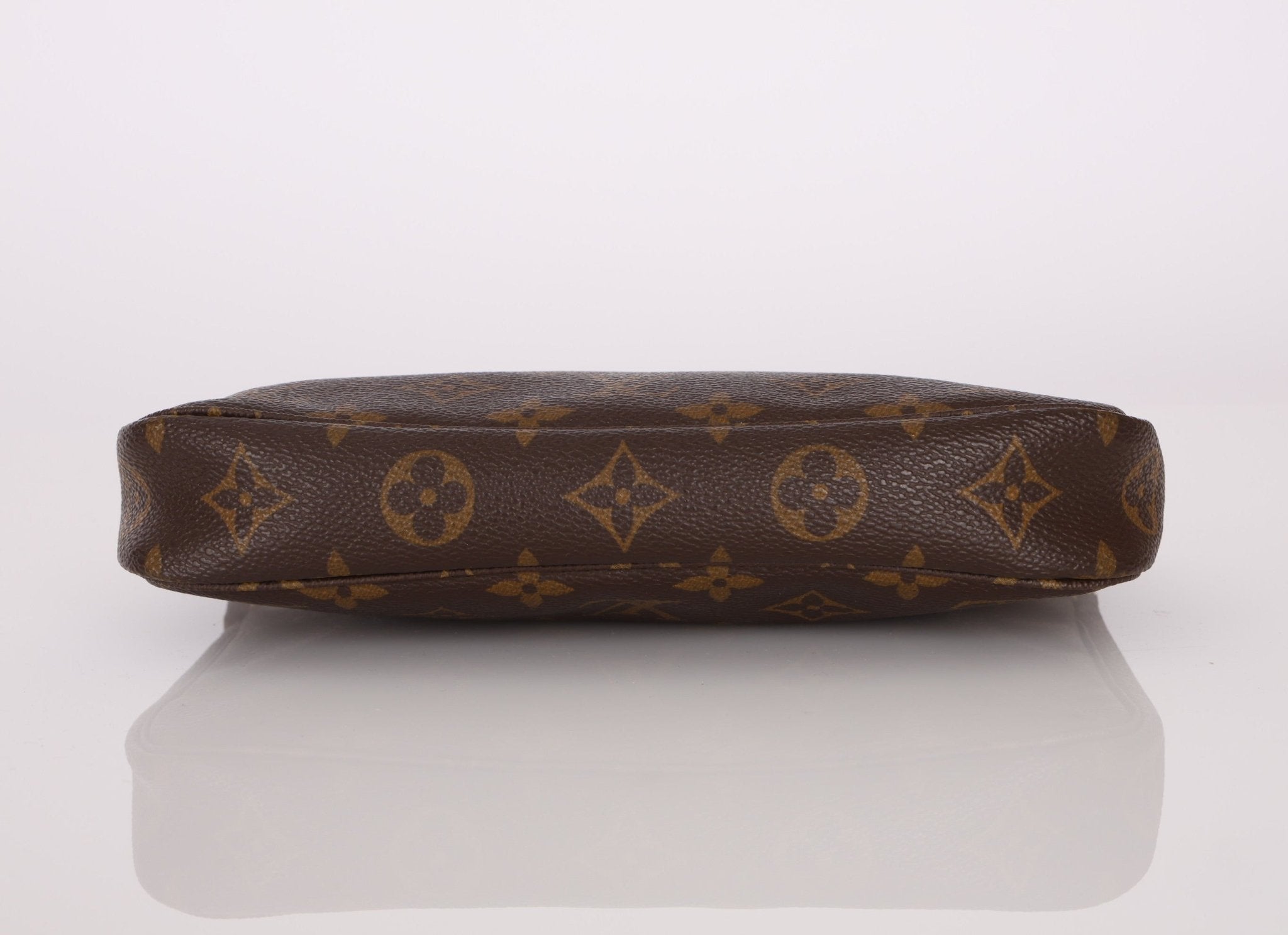Louis Vuitton Monogram Pochette - FashioNica