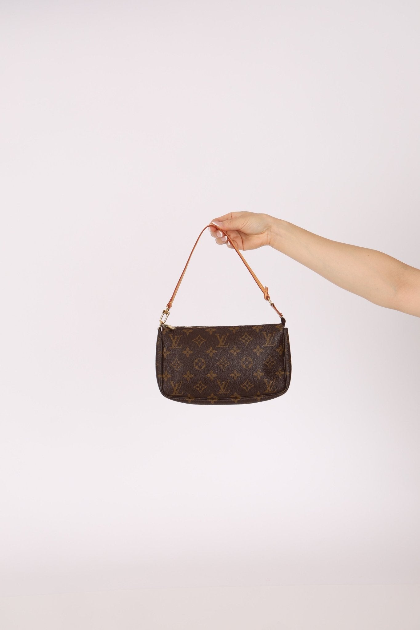 Louis Vuitton Monogram Pochette - FashioNica