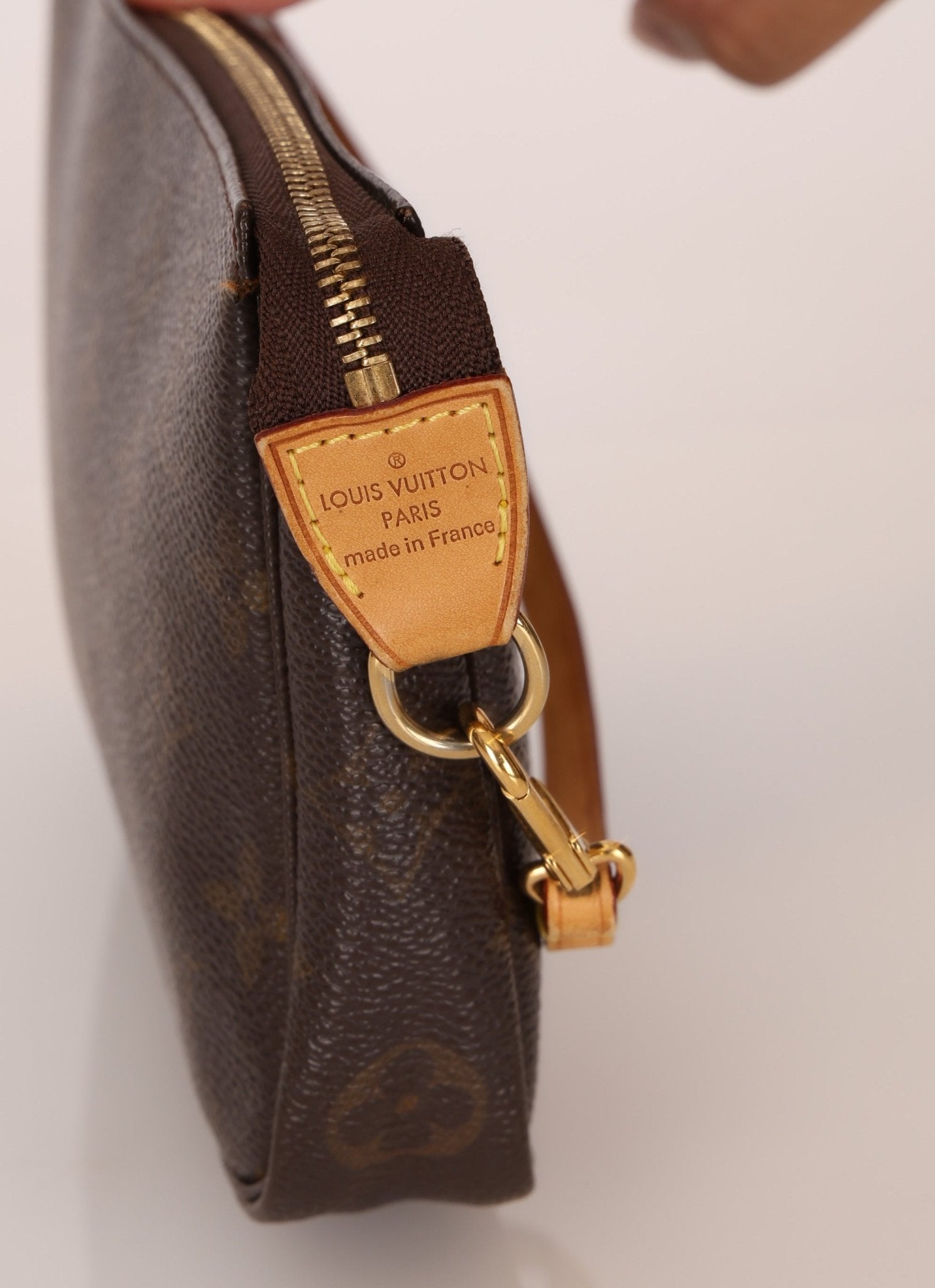 Louis Vuitton Monogram Pochette - FashioNica