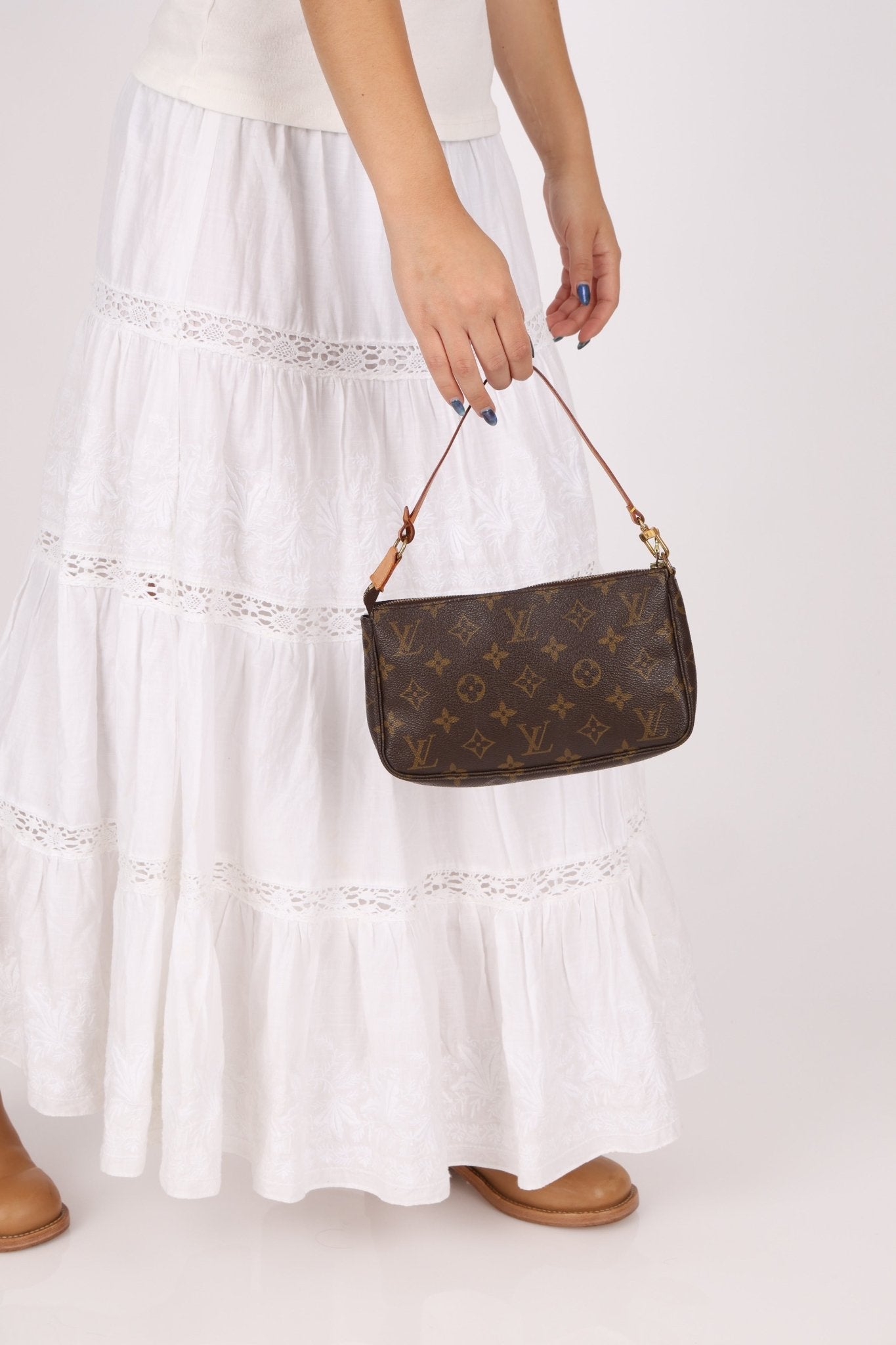 Louis Vuitton Monogram Pochette - FashioNica