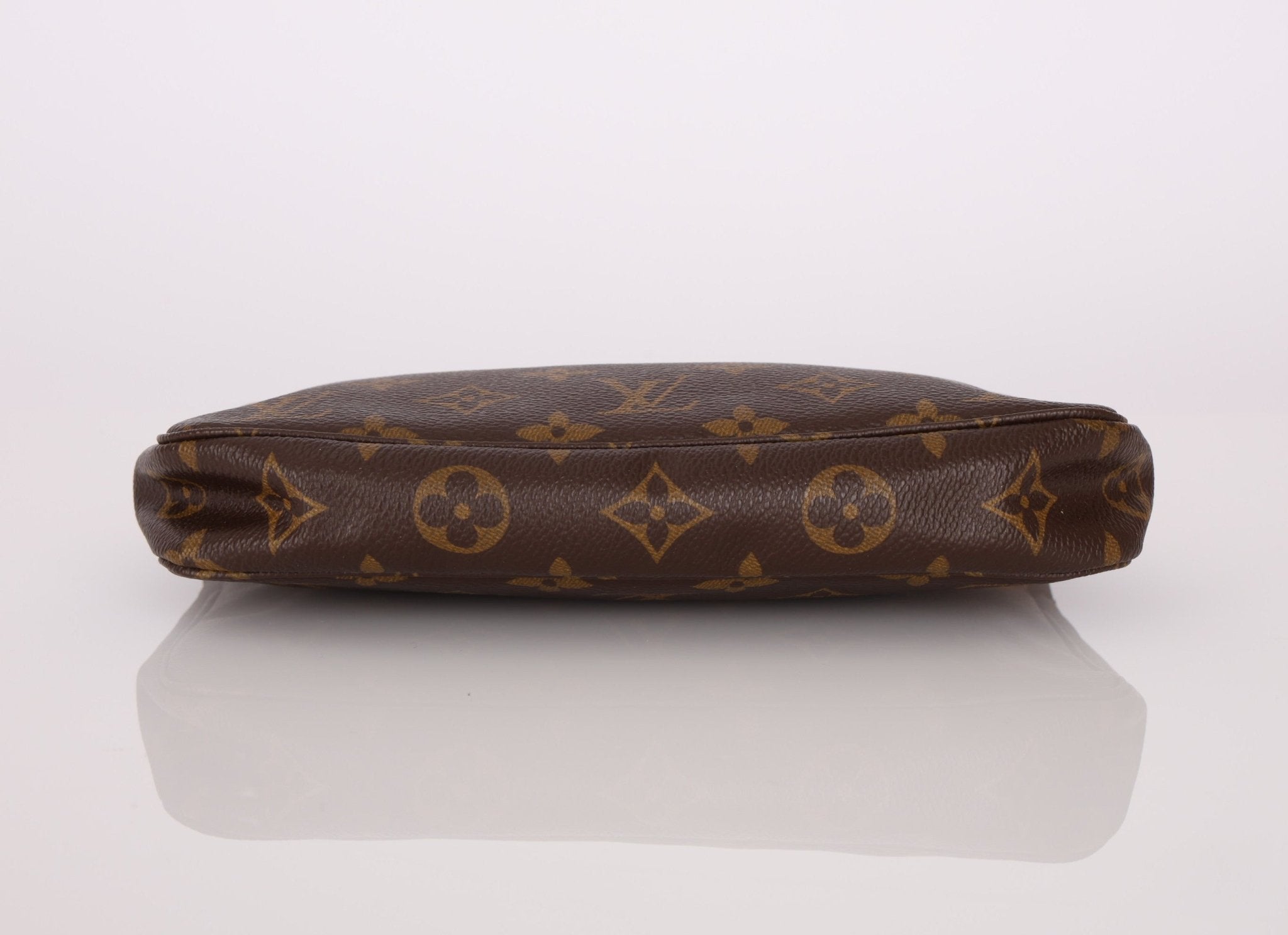 Louis Vuitton Monogram Pochette - FashioNica