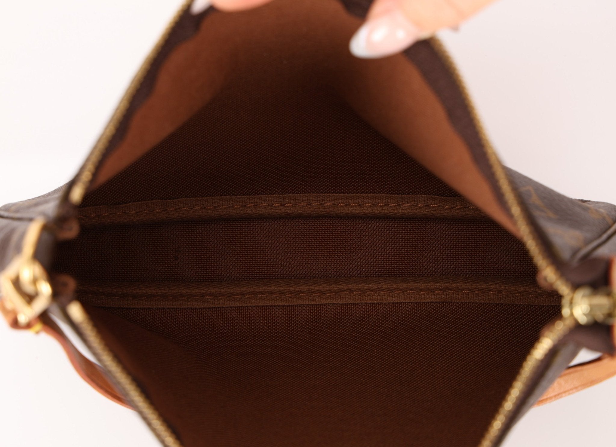 Louis Vuitton Monogram Pochette - FashioNica