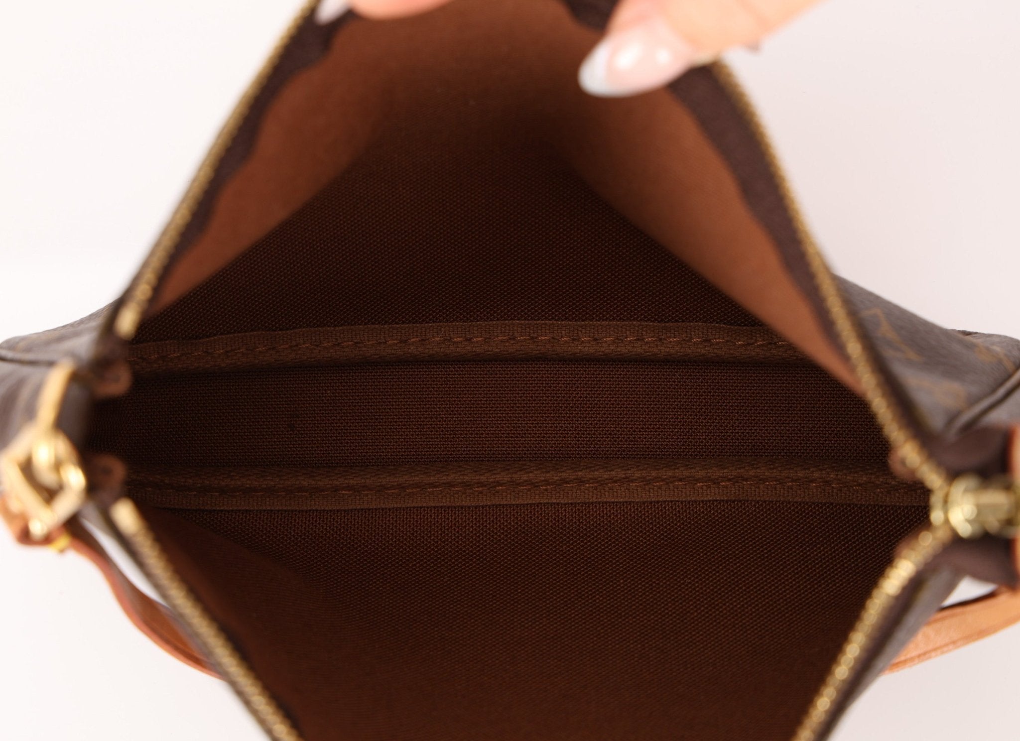 Louis Vuitton Monogram Pochette - FashioNica