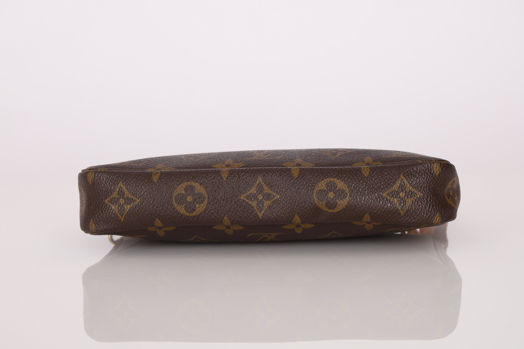 Louis Vuitton Monogram Pochette - FashioNica