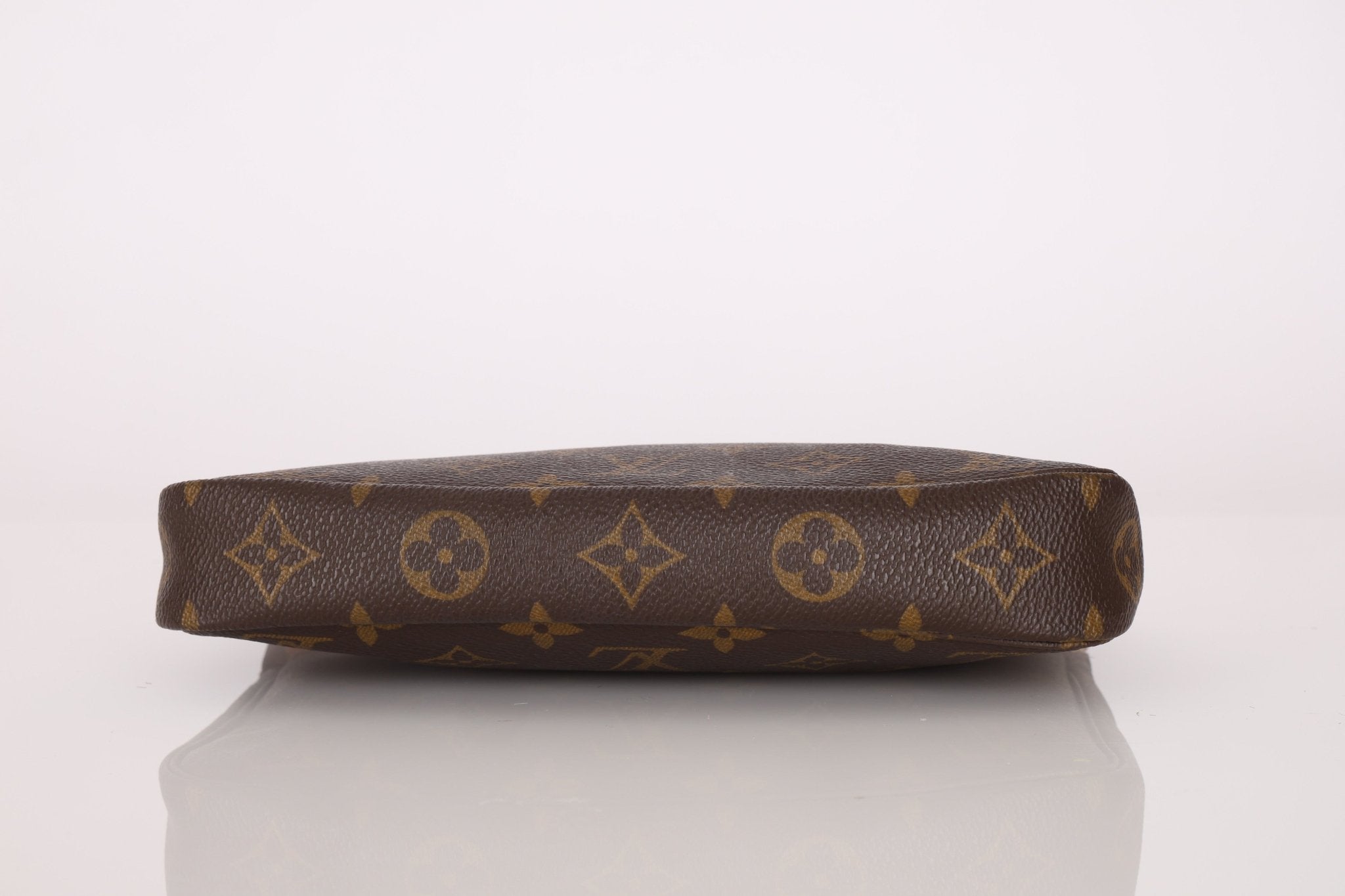 Louis Vuitton Monogram Pochette - FashioNica
