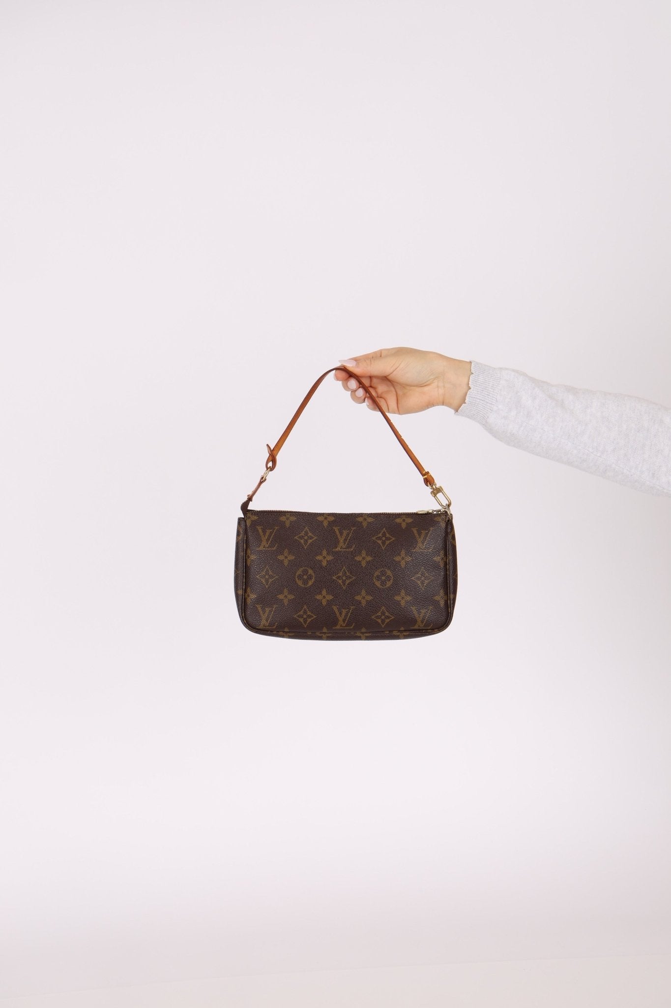 Louis Vuitton Monogram Pochette - FashioNica