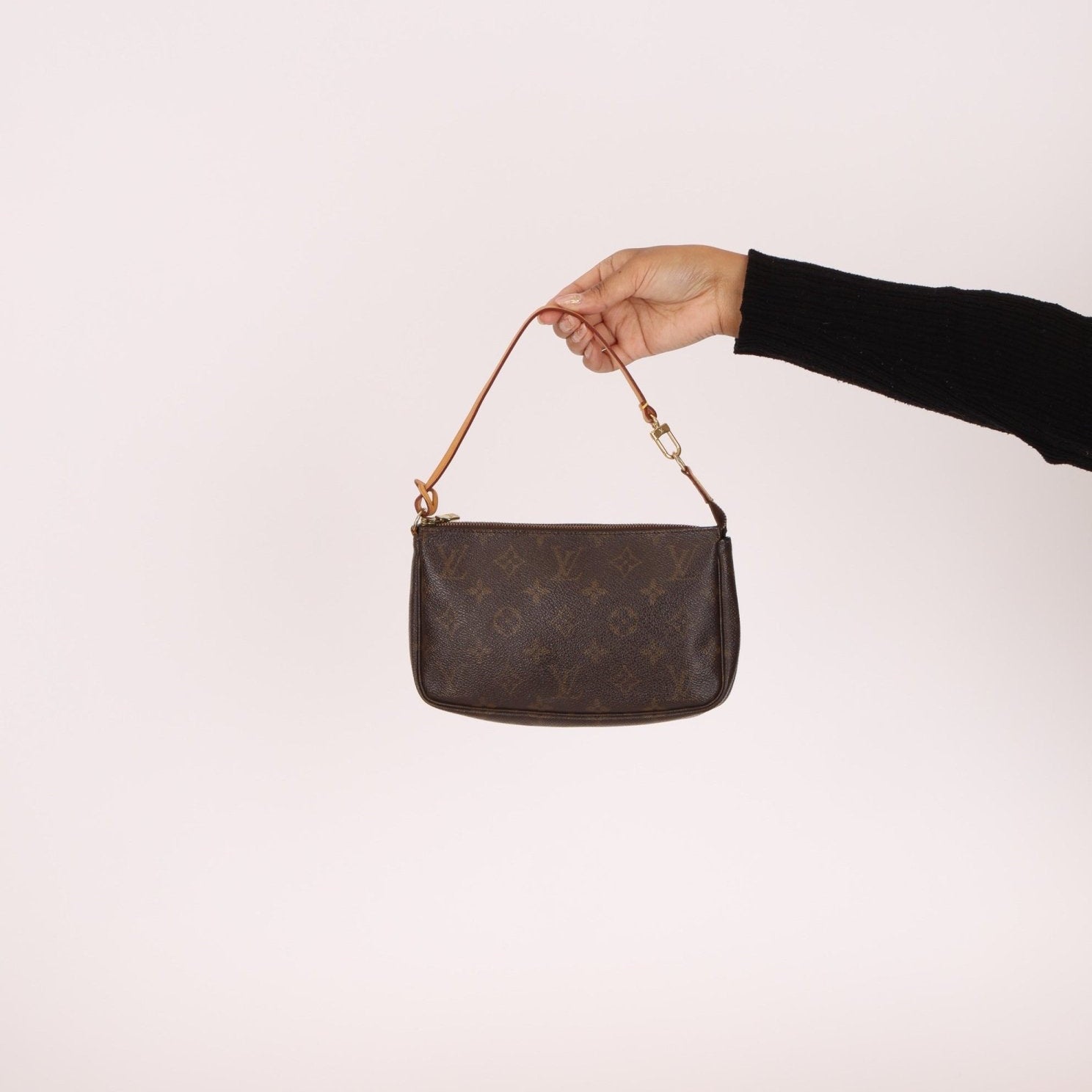 Louis Vuitton Monogram Pochette - FashioNica