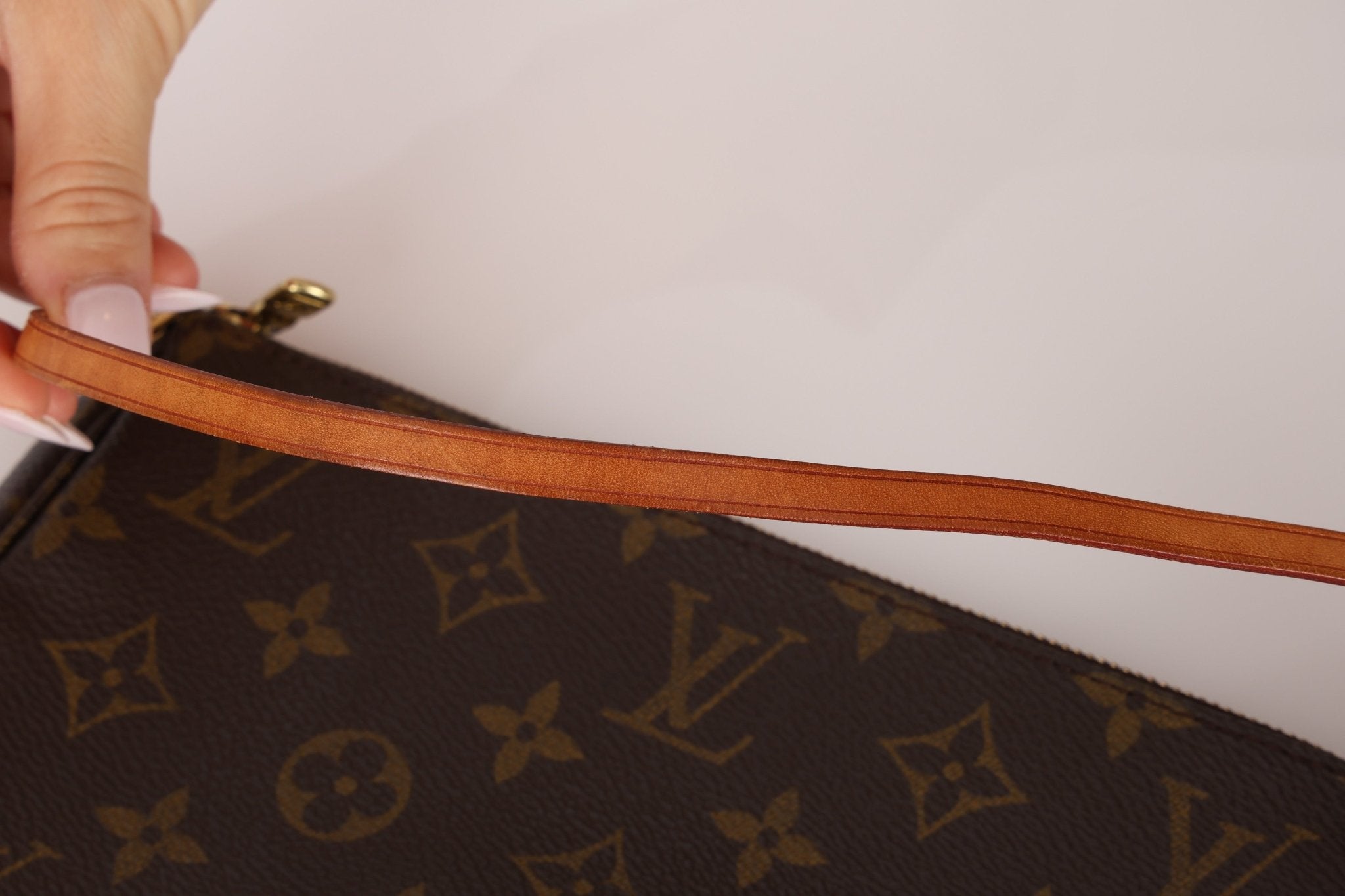 Louis Vuitton Monogram Pochette - FashioNica