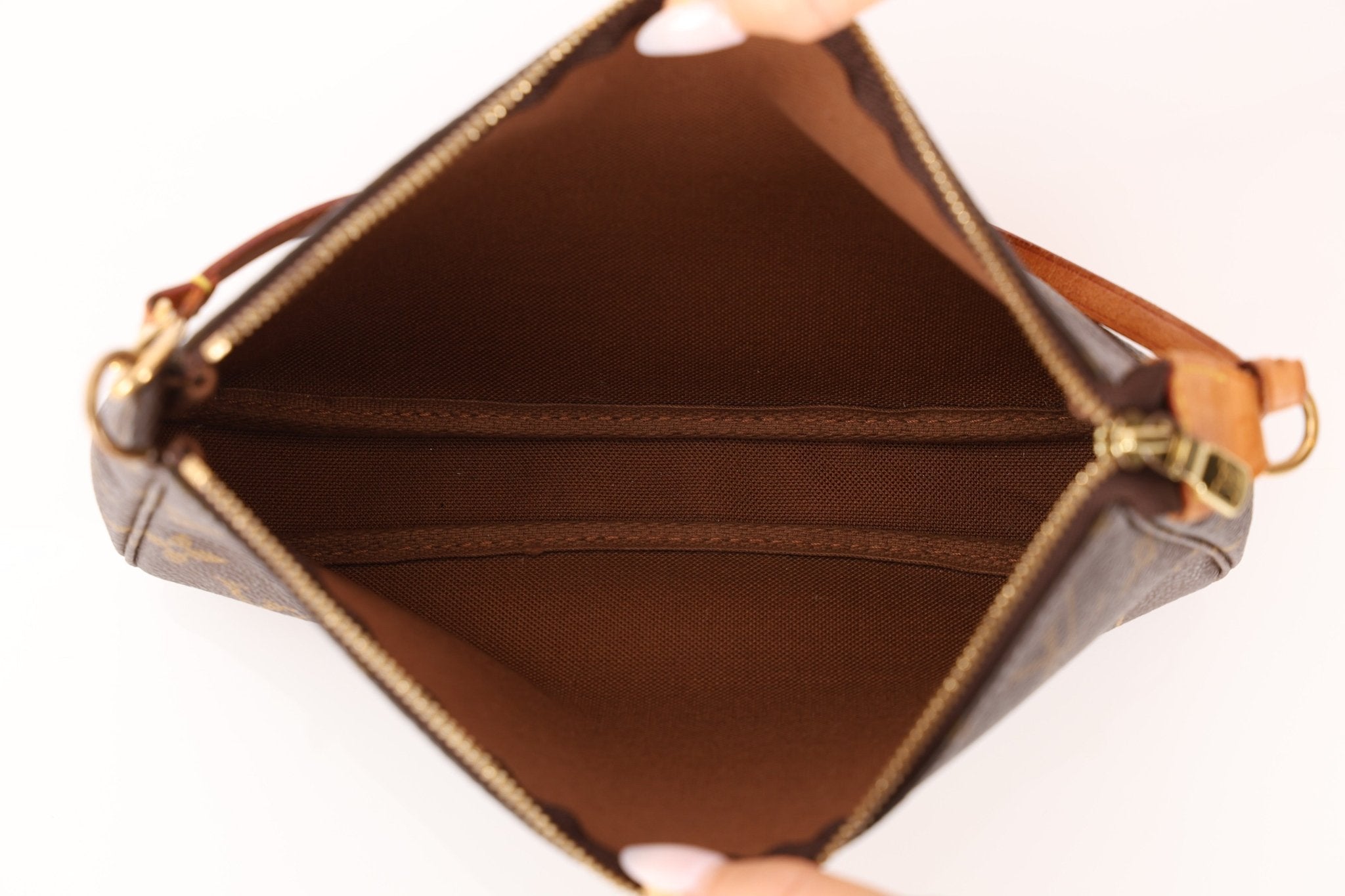 Louis Vuitton Monogram Pochette - FashioNica