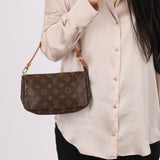 Louis Vuitton Monogram Pochette - FashioNica