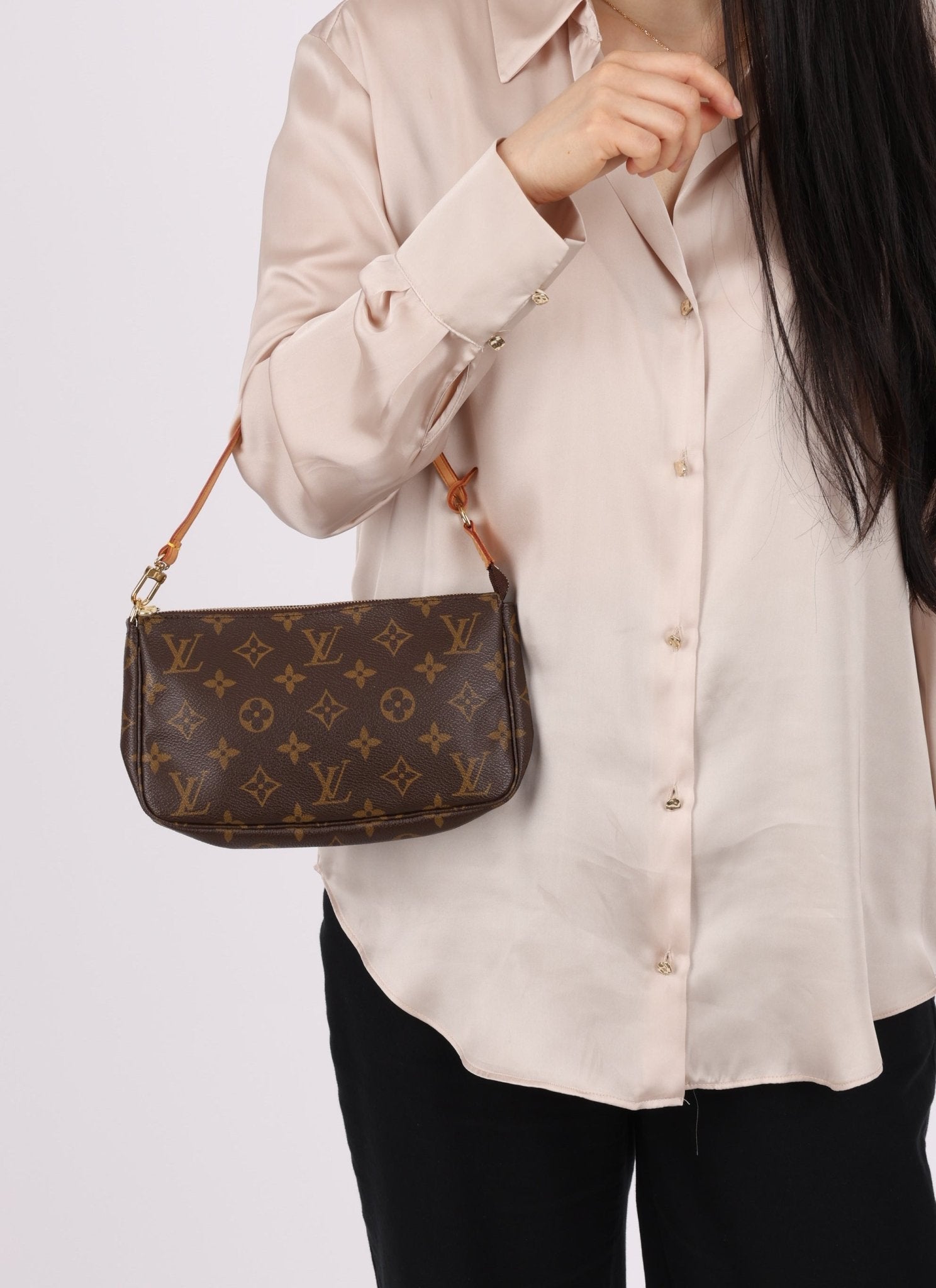 Louis Vuitton Monogram Pochette - FashioNica