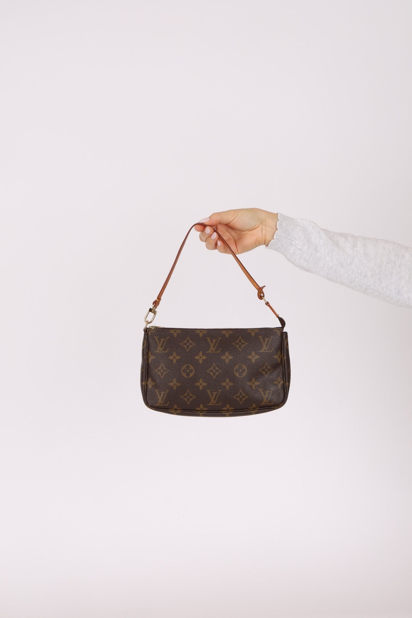 Louis Vuitton Monogram Pochette - FashioNica