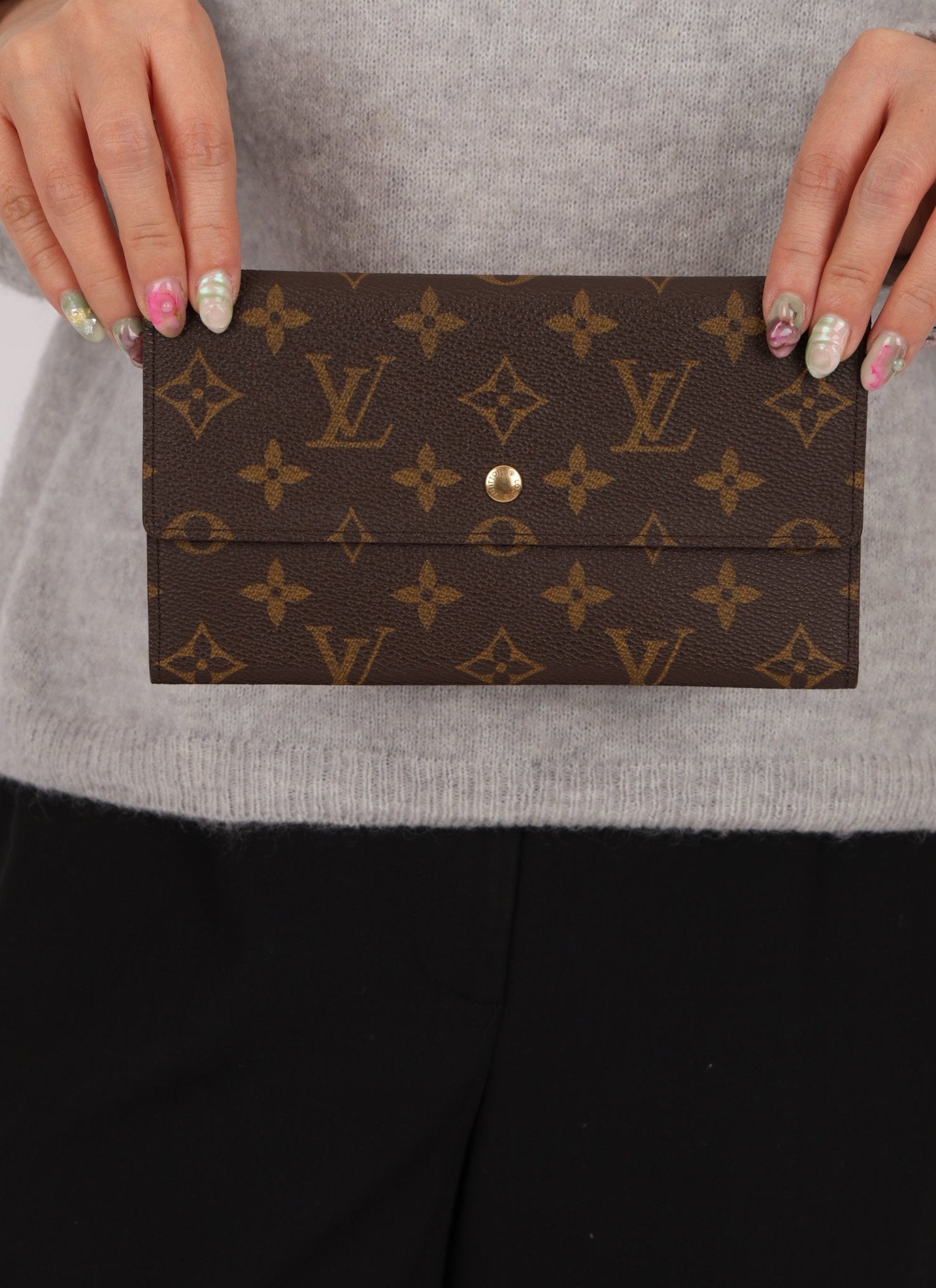 Louis Vuitton Monogram Sarah Wallet - FashioNica