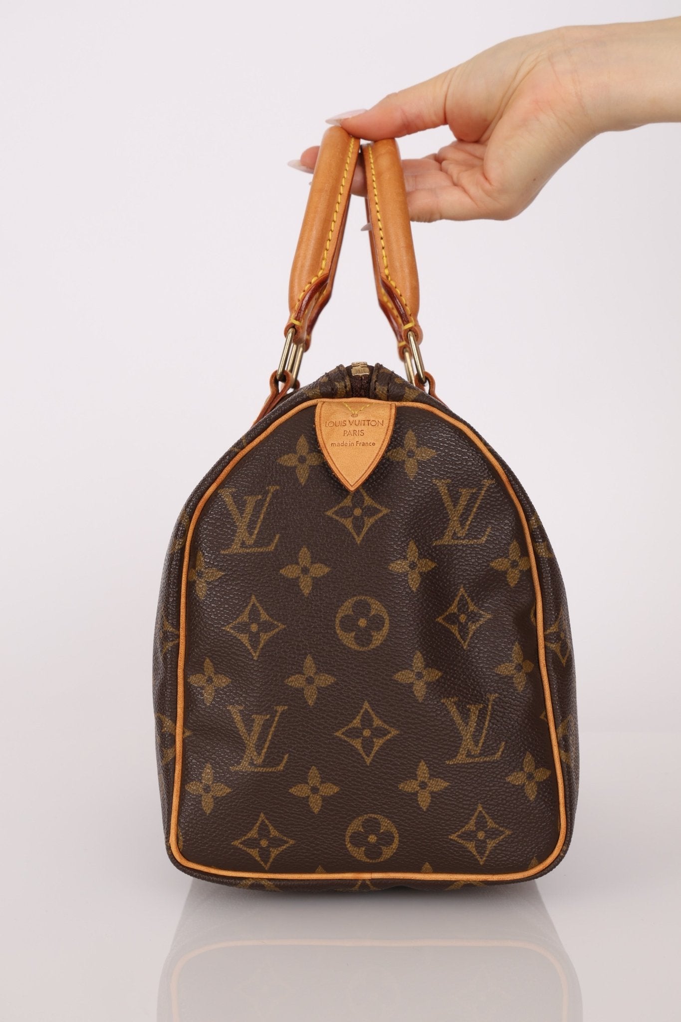 Louis Vuitton Monogram Speedy 25 - FashioNica