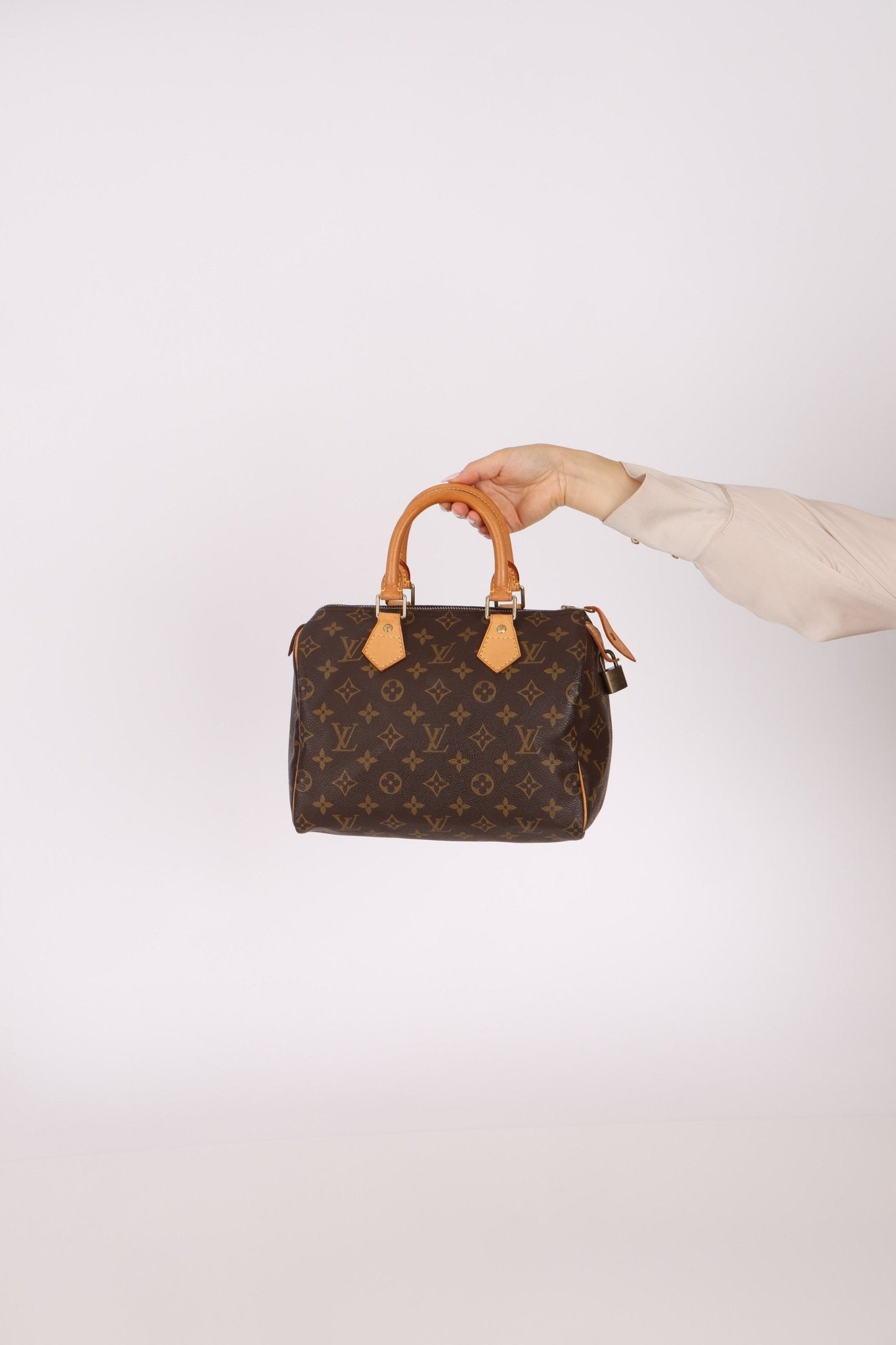 Louis Vuitton Monogram Speedy 25 - FashioNica