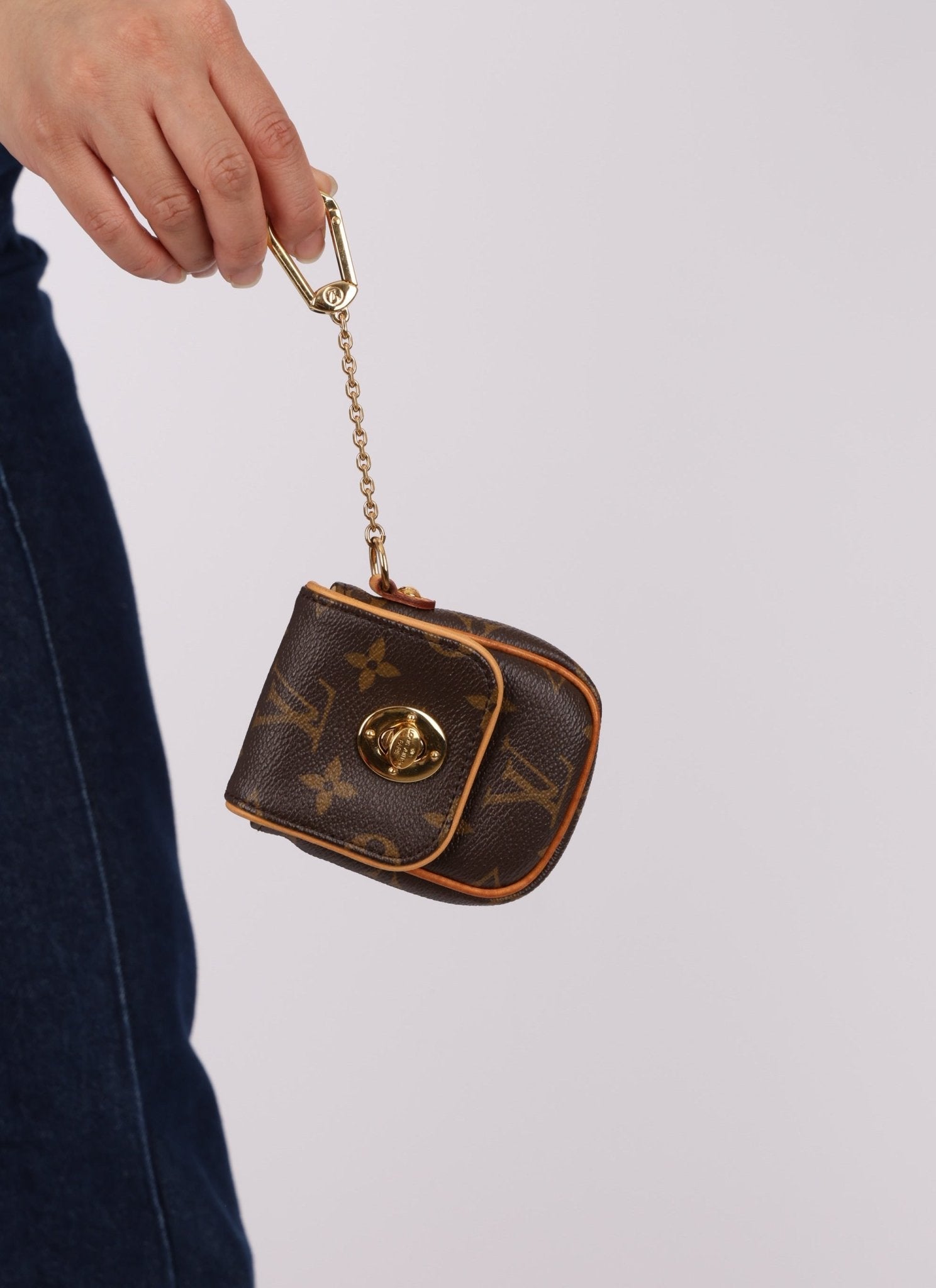 Louis Vuitton Monogram Tulum Key Holder - FashioNica