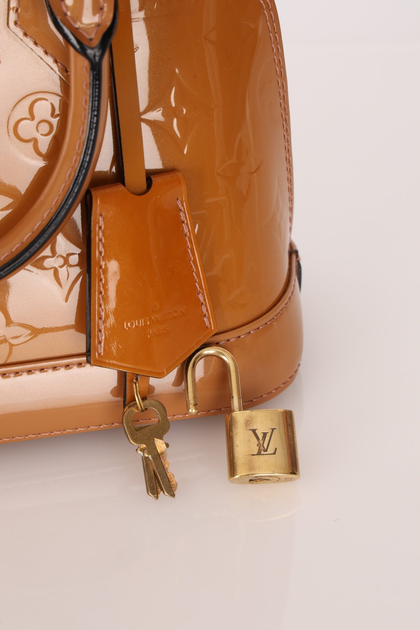 Louis Vuitton Rose Velours Vernis Alma BB - FashioNica