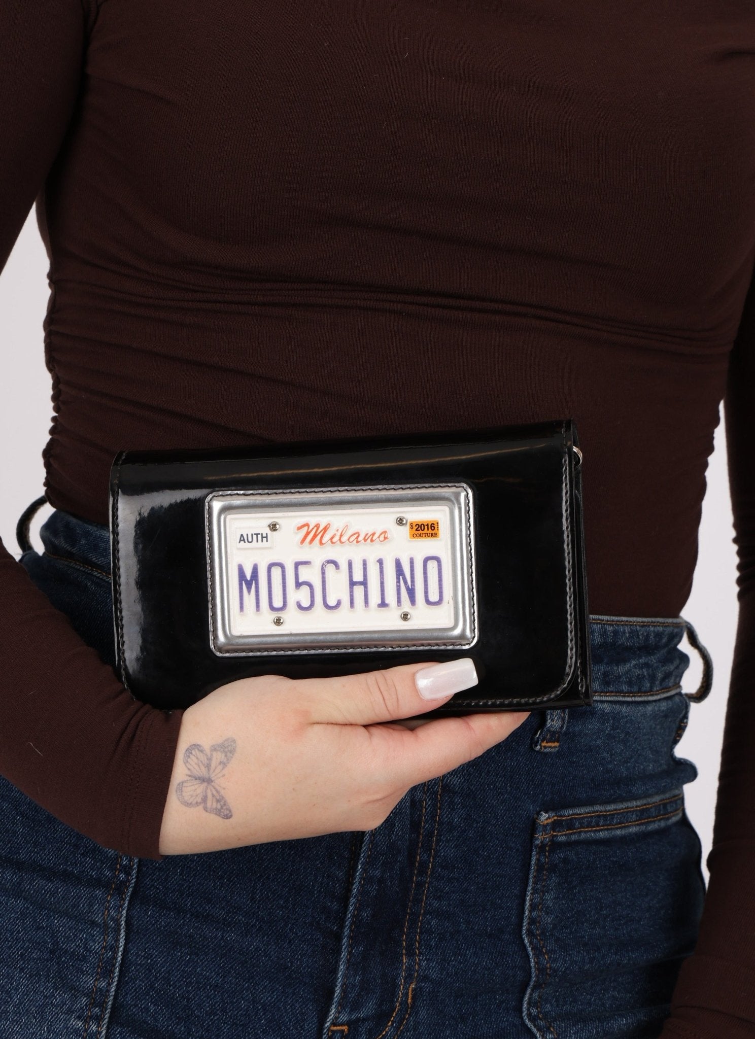 Moschino Patent License Plate Wallet on Chain - FashioNica
