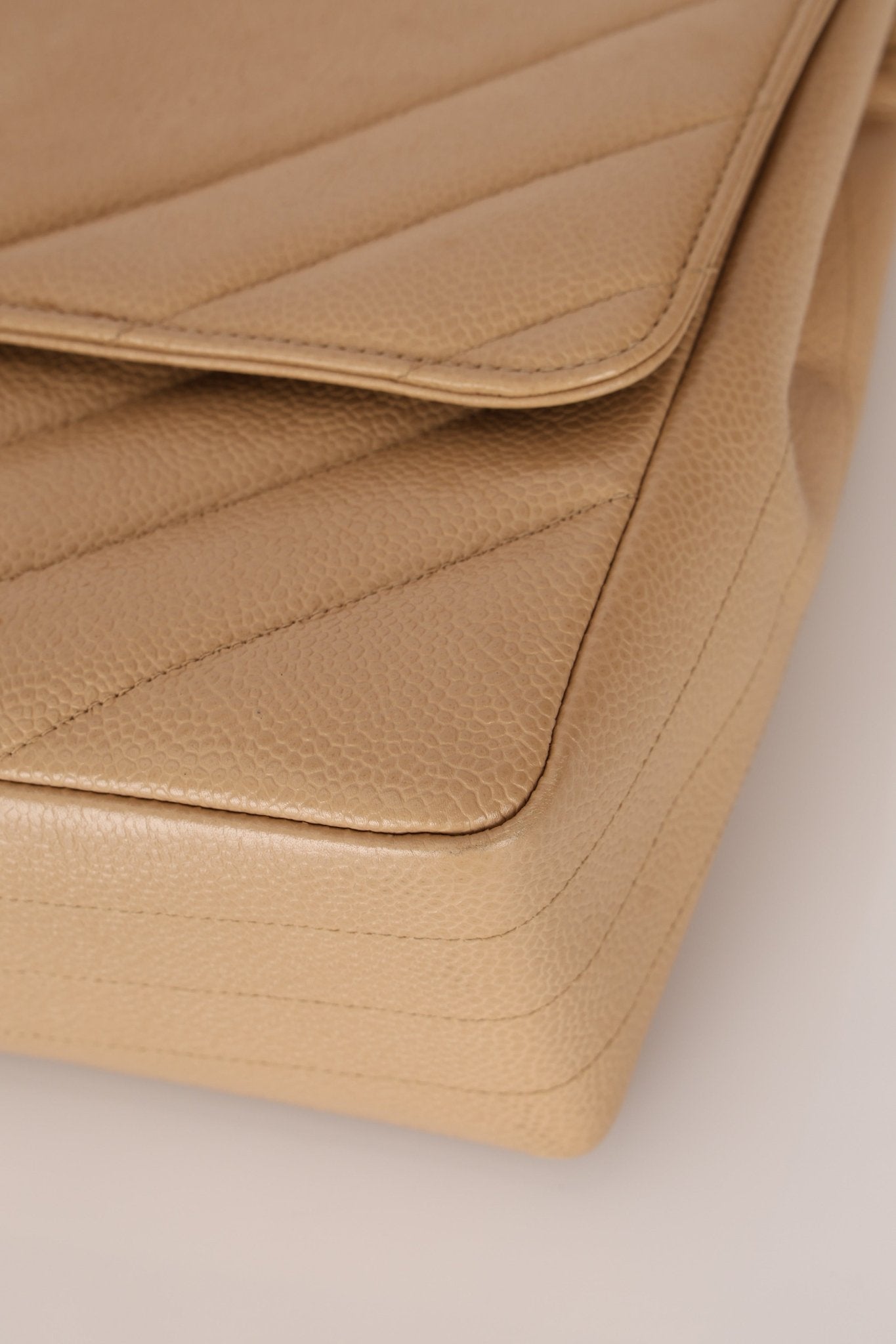 Rare Chanel 1995 Beige Caviar Diagonal Stitch Jumbo Flap Bag 24k GP - FashioNica