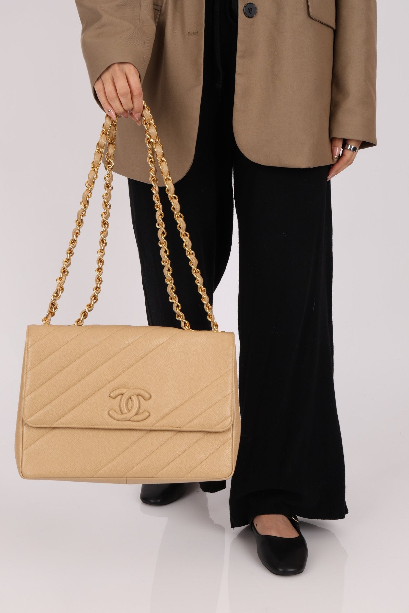 Rare Chanel 1995 Beige Caviar Diagonal Stitch Jumbo Flap Bag 24k GP - FashioNica