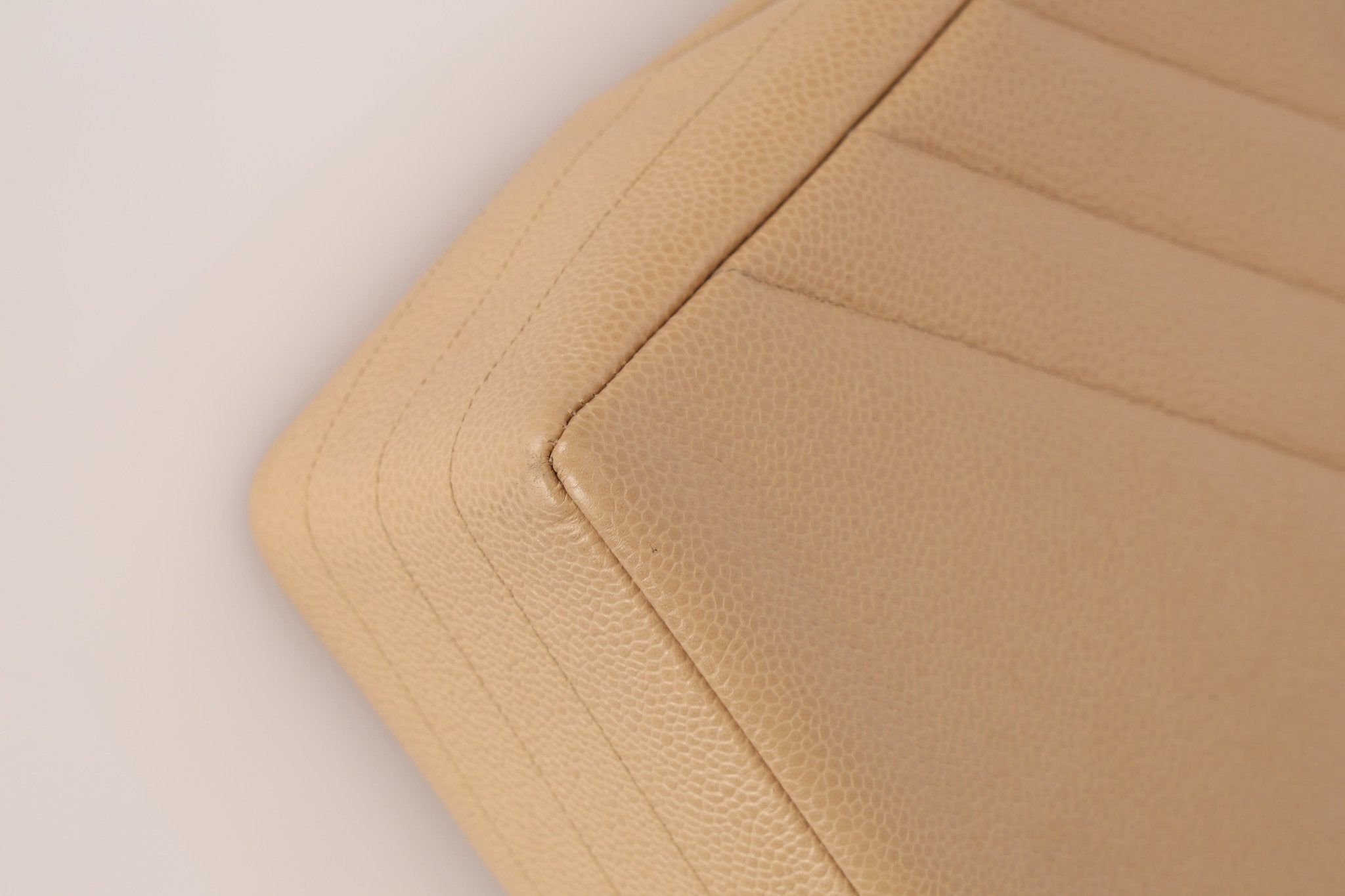 Rare Chanel 1995 Beige Caviar Diagonal Stitch Jumbo Flap Bag 24k GP - FashioNica